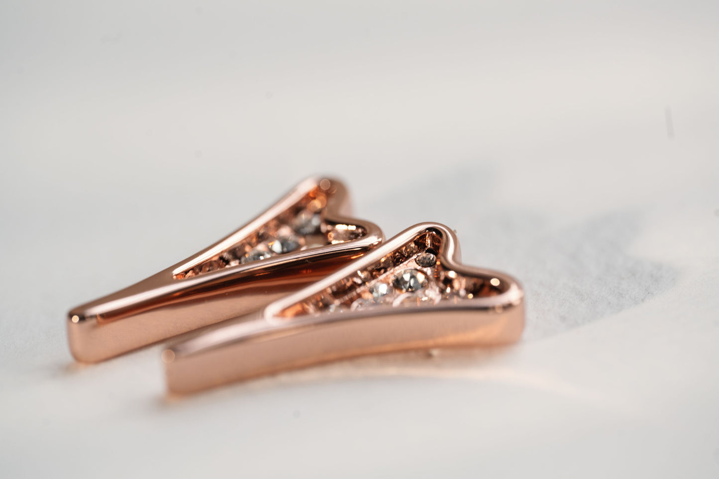 ROSE GOLD DIAMANTE HEART EARRINGS*