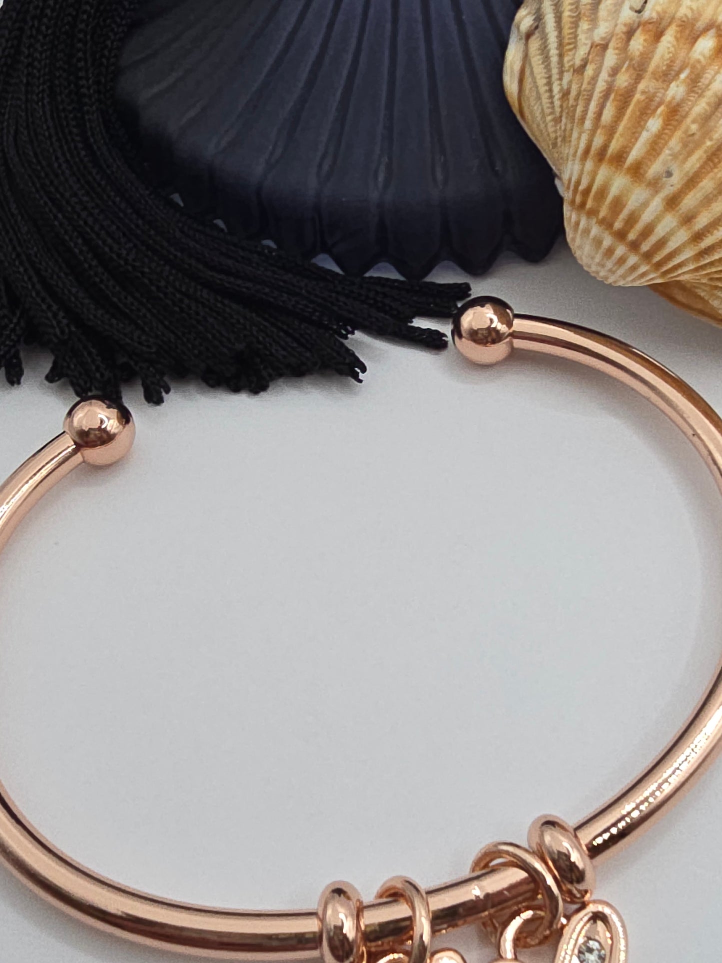 ROSE GOLD DIAMANTE/SOLID LOGO HEART BANGLE*