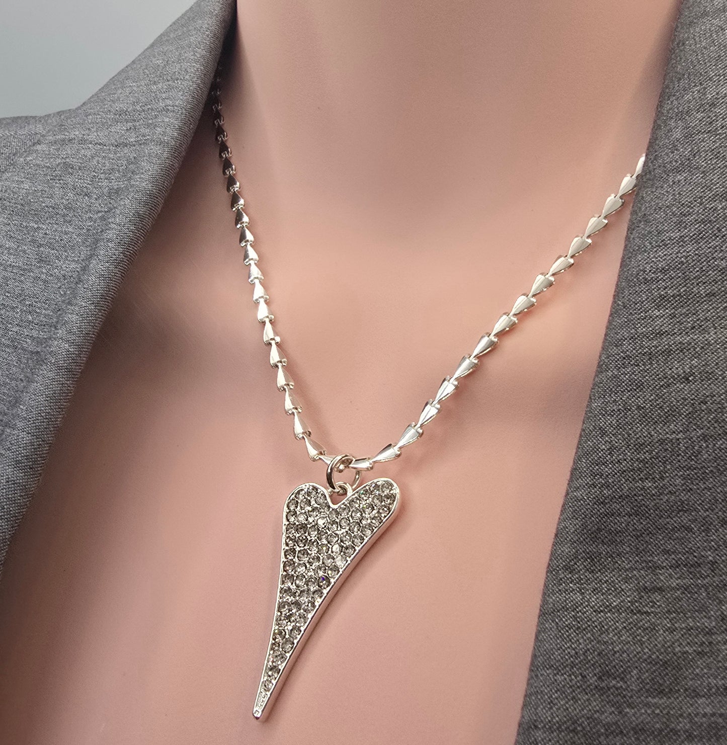 SILVER DIAMANTE HEART NECKLACE*