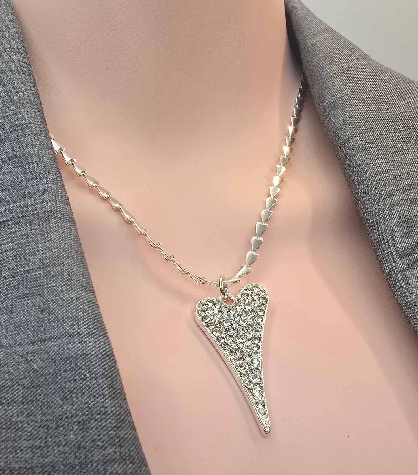 SILVER DIAMANTE HEART NECKLACE*