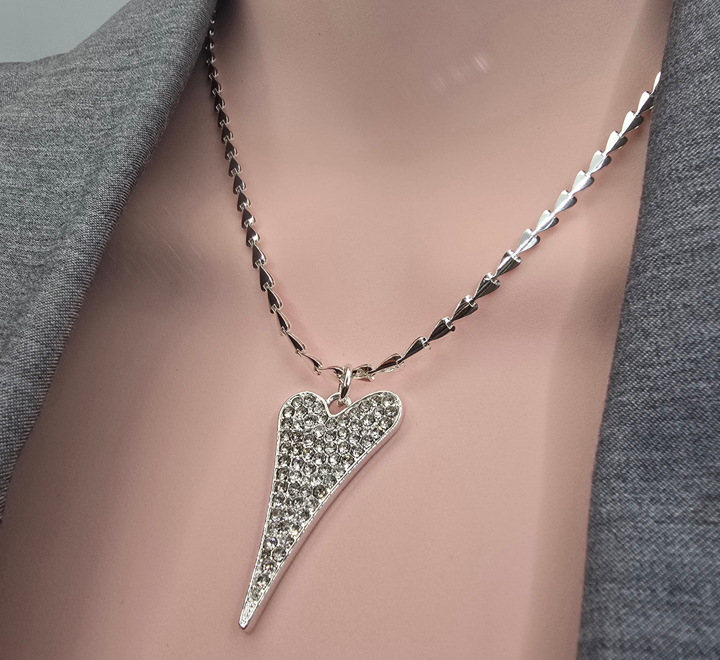 SILVER DIAMANTE HEART NECKLACE*