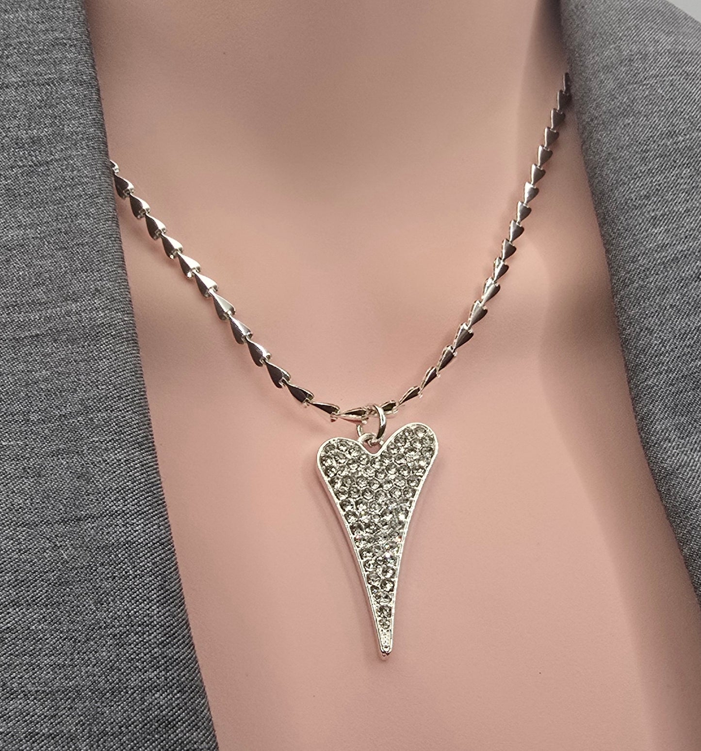 SILVER DIAMANTE HEART NECKLACE*
