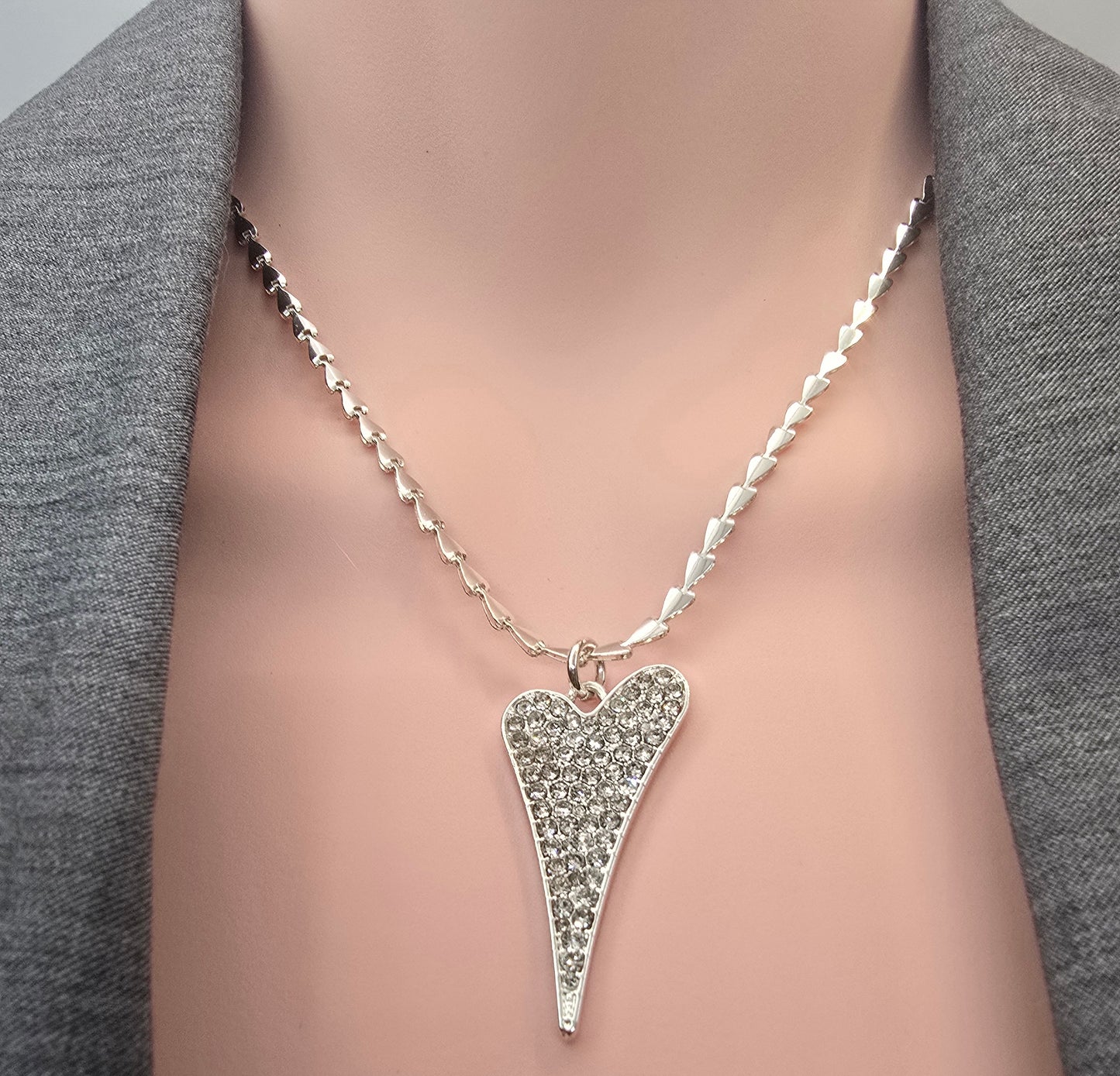 SILVER DIAMANTE HEART NECKLACE*