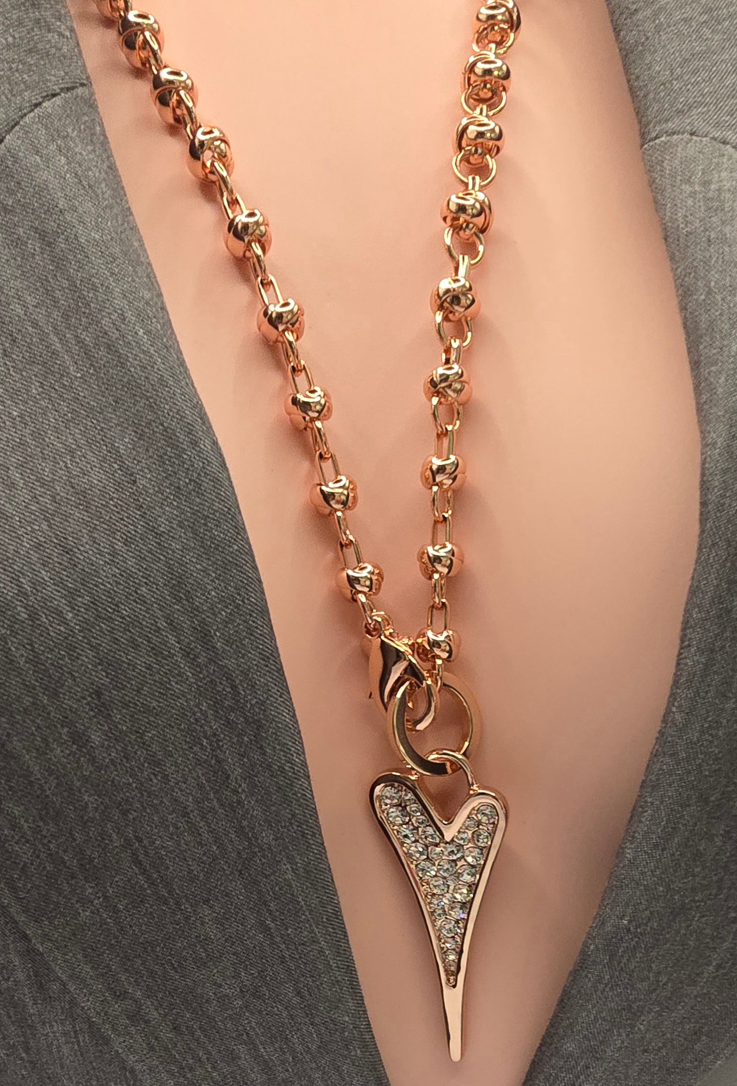 ROSE GOLD KNOT 70CM CHAIN DIAMANTE HEART NECKLACE*