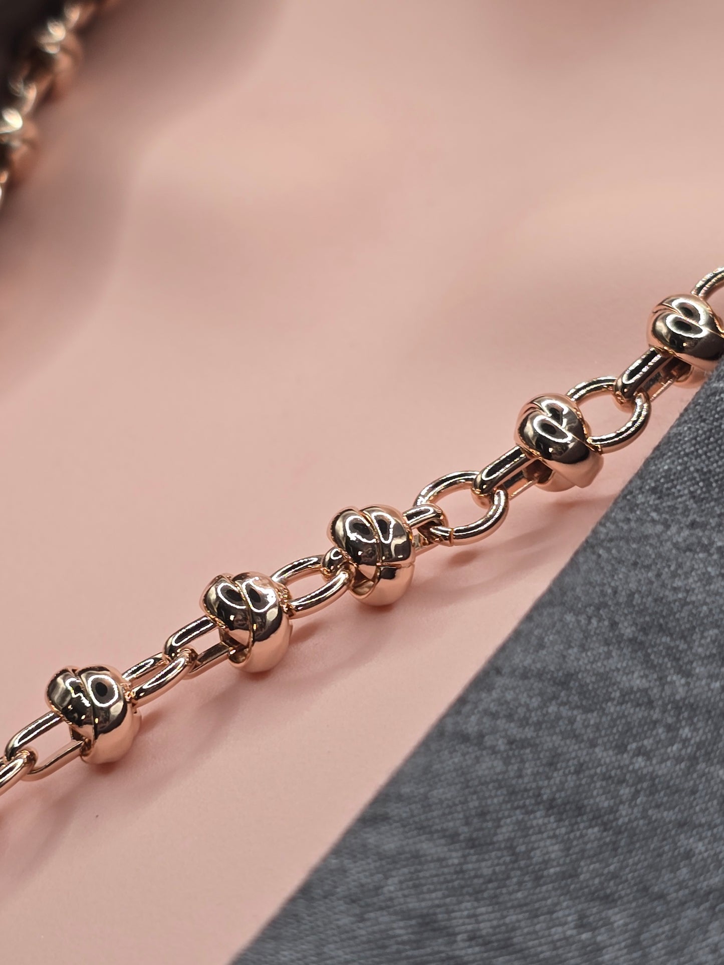 ROSE GOLD KNOTTED CHAIN NECKLACE*