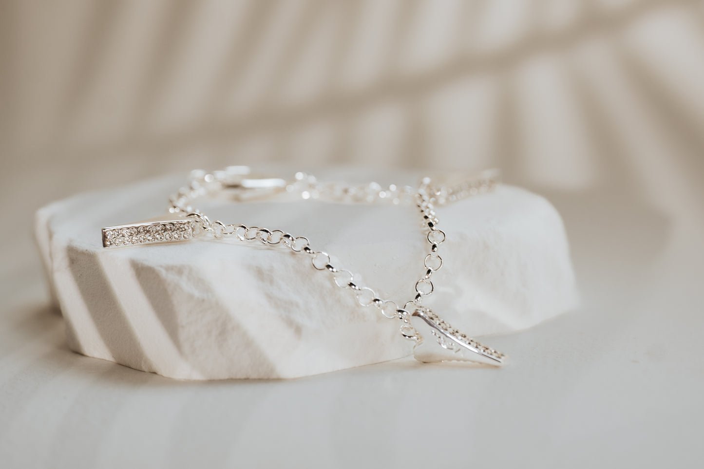 SILVER DIAMANTE HEARTS BRACELET*