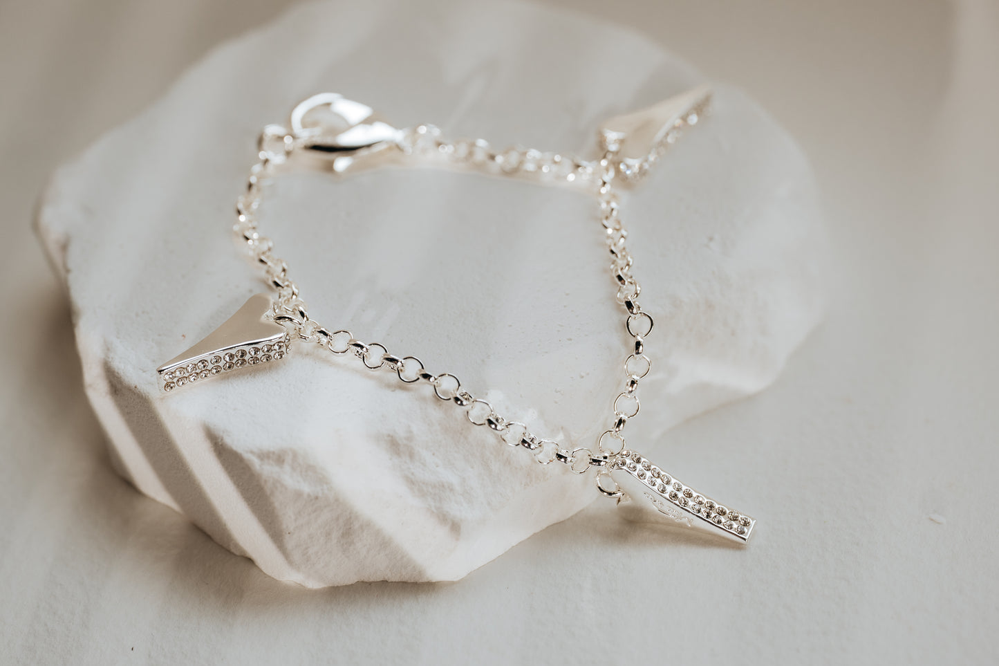 SILVER DIAMANTE HEARTS BRACELET*