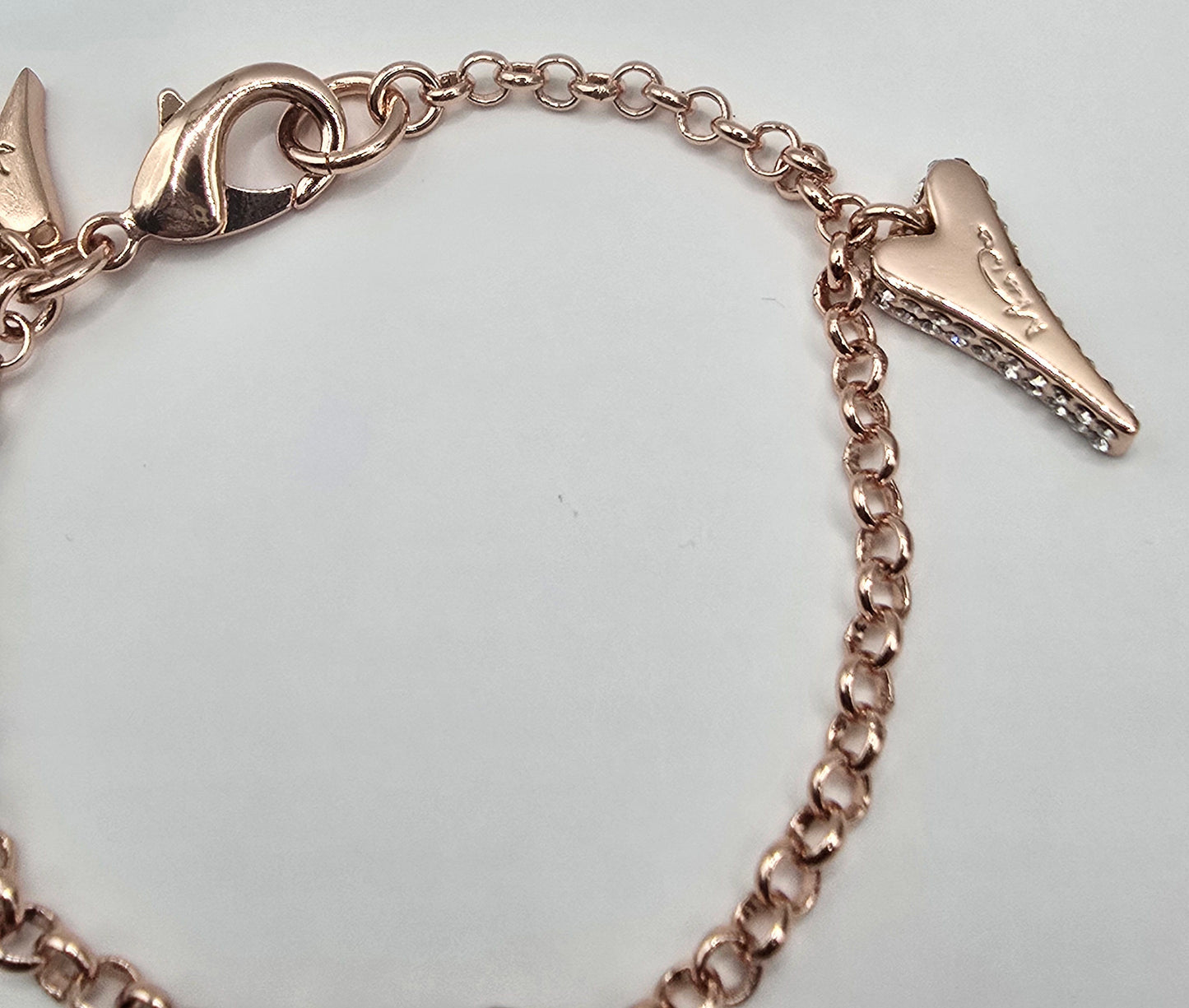 ROSE GOLD DIAMANTE HEARTS BRACELET*