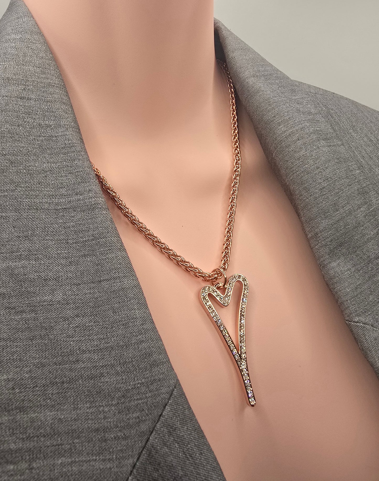 ROSE GOLD HOLLOW DIAMANTE HEART NECKLACE*