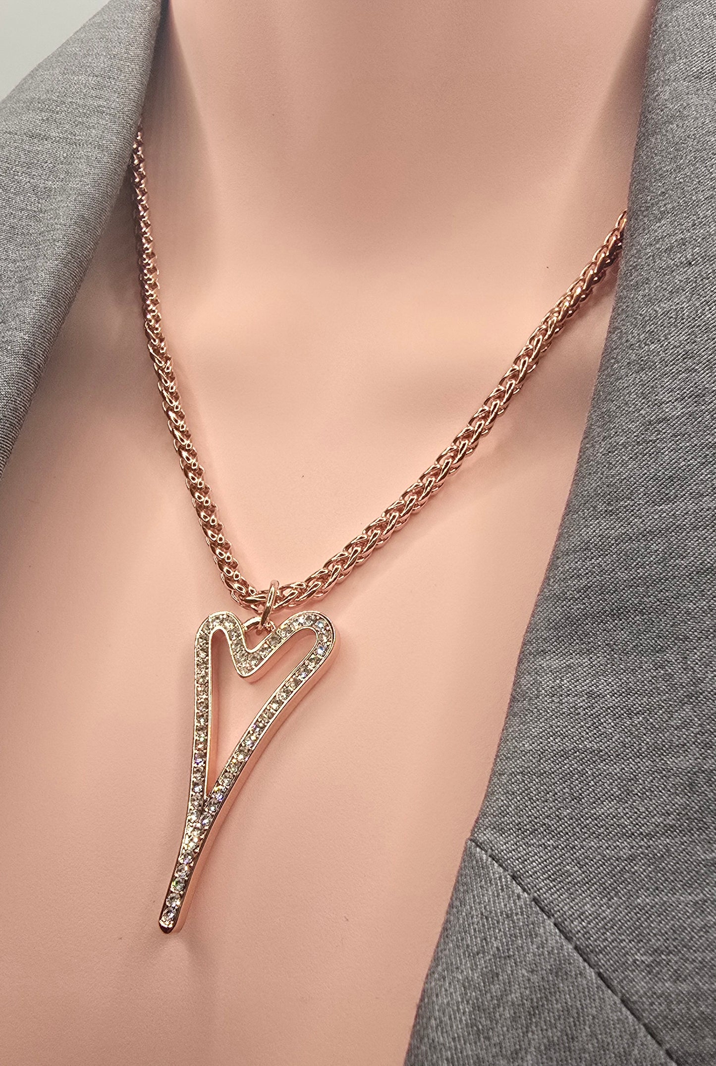 ROSE GOLD HOLLOW DIAMANTE HEART NECKLACE*