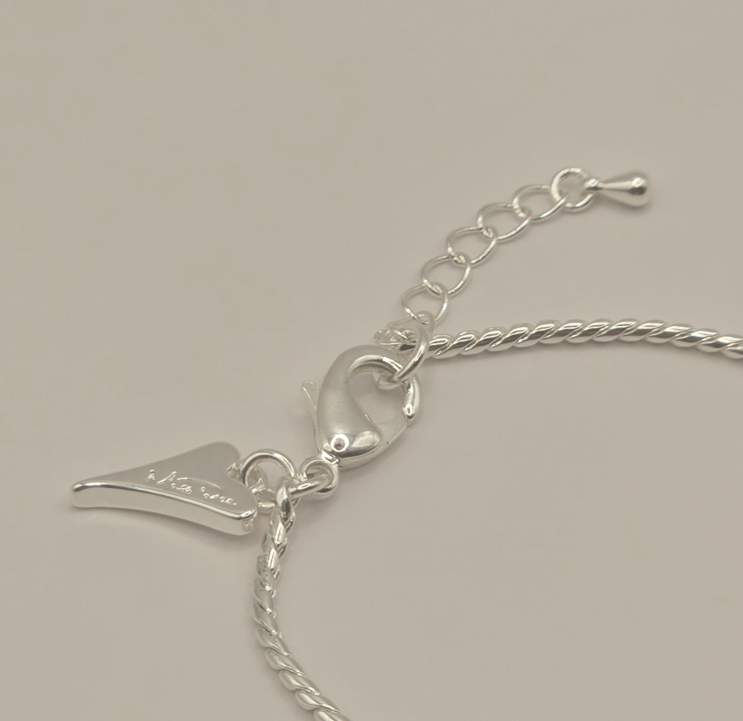 Silver Hollow heart 1/2 Plain, 1/2 Diamante Bracelet*