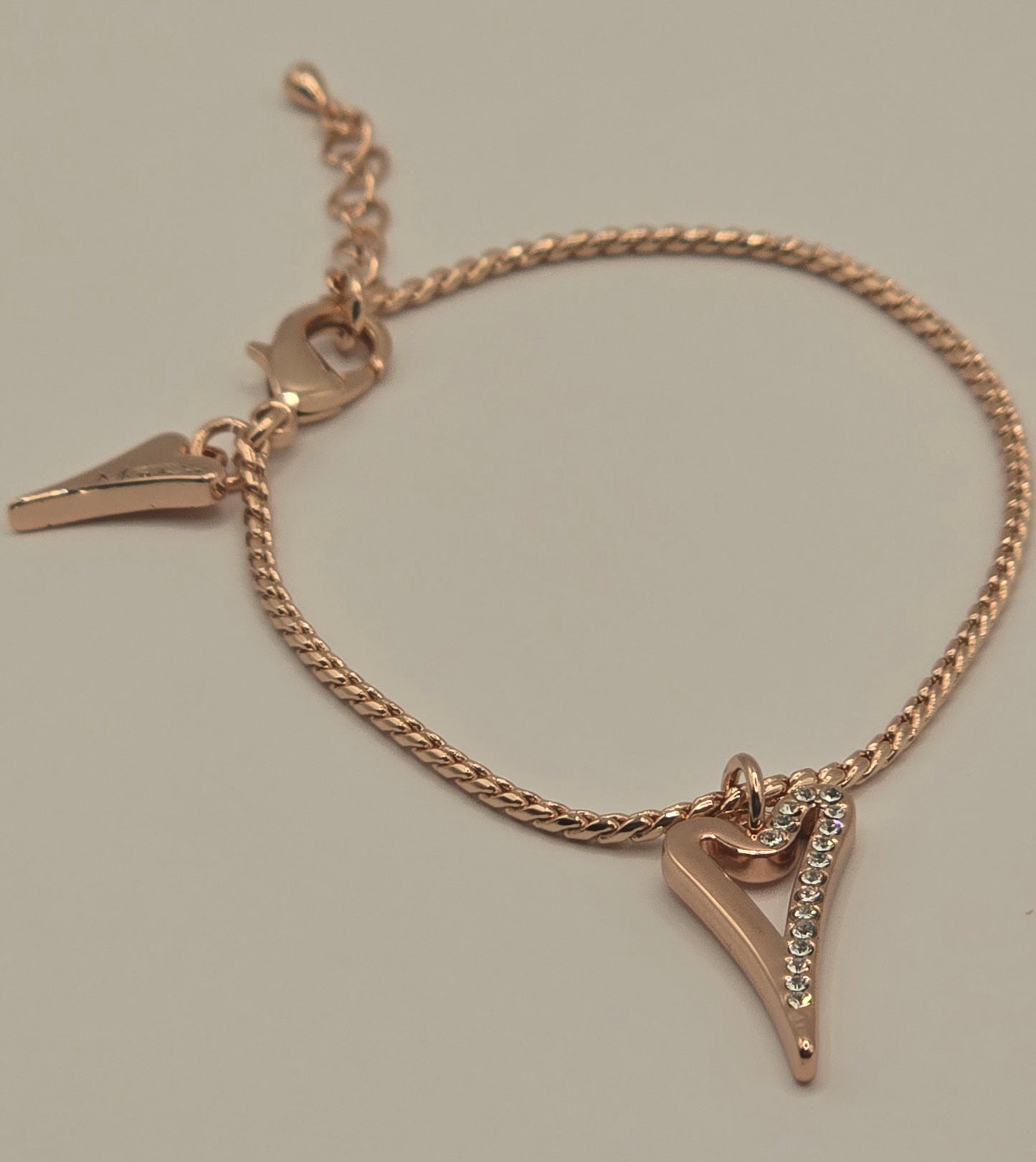 Bracelet Rose Gold Hollow Heart 1/2 plain 1/2 Diamante*