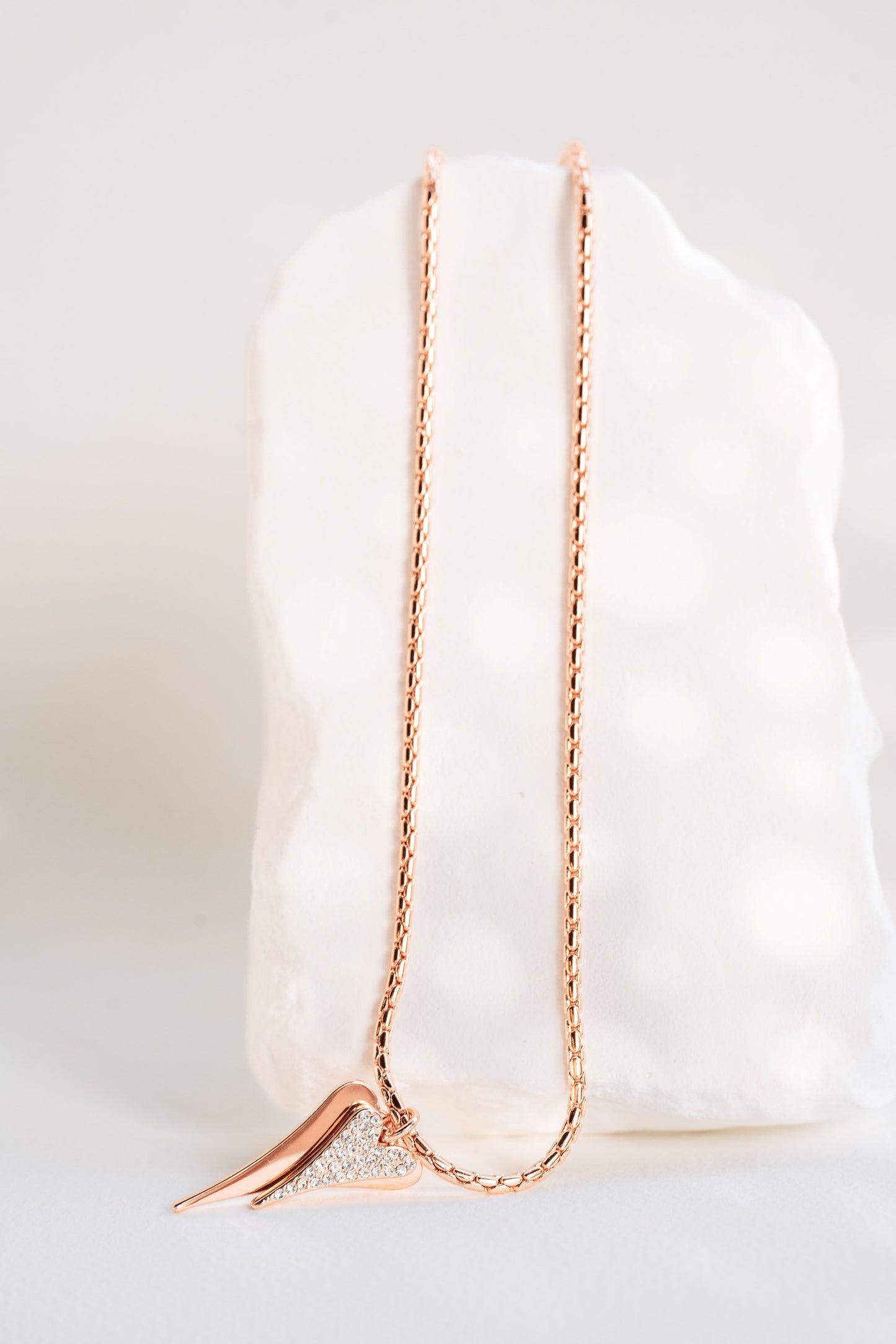 ROSE GOLD DOUBLE HEART NECKLACE*
