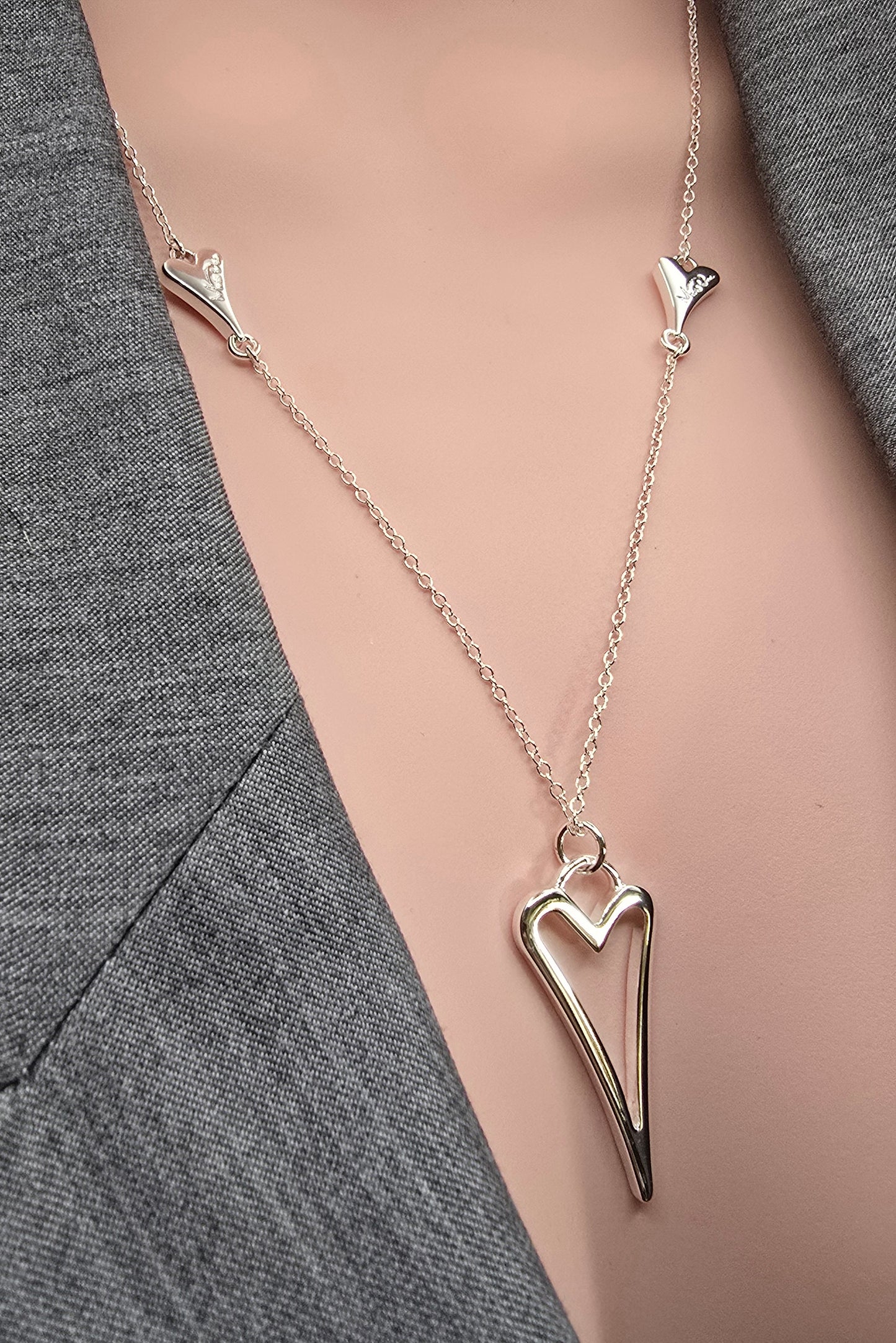 SILVER HOLLOW HEART NECKLACE*