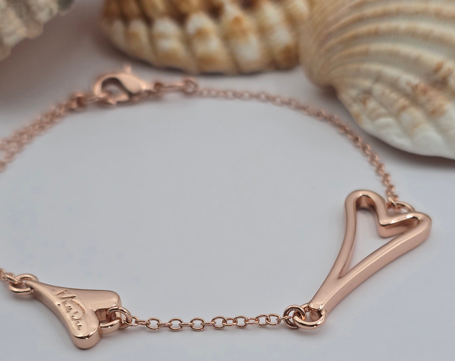 ROSE GOLD HOLLOW HEART BRACELET *