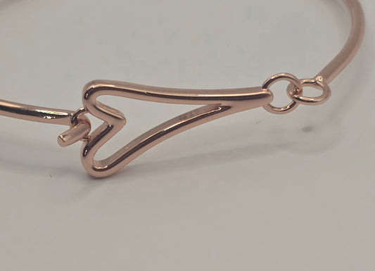 Bracelet Rose gold Cuff with Hollow Heart Clasp*