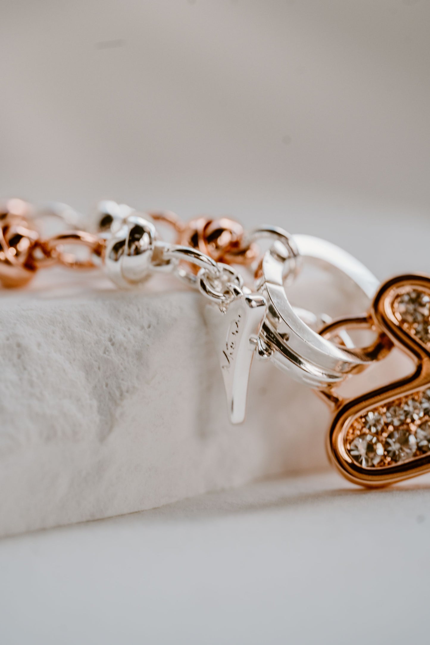 Bracelet Silver/Rose gold Knotted Chain & Diamante Heart