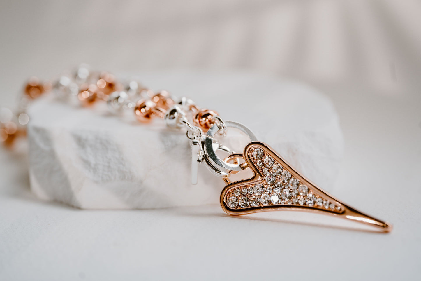 Bracelet Silver/Rose gold Knotted Chain & Diamante Heart