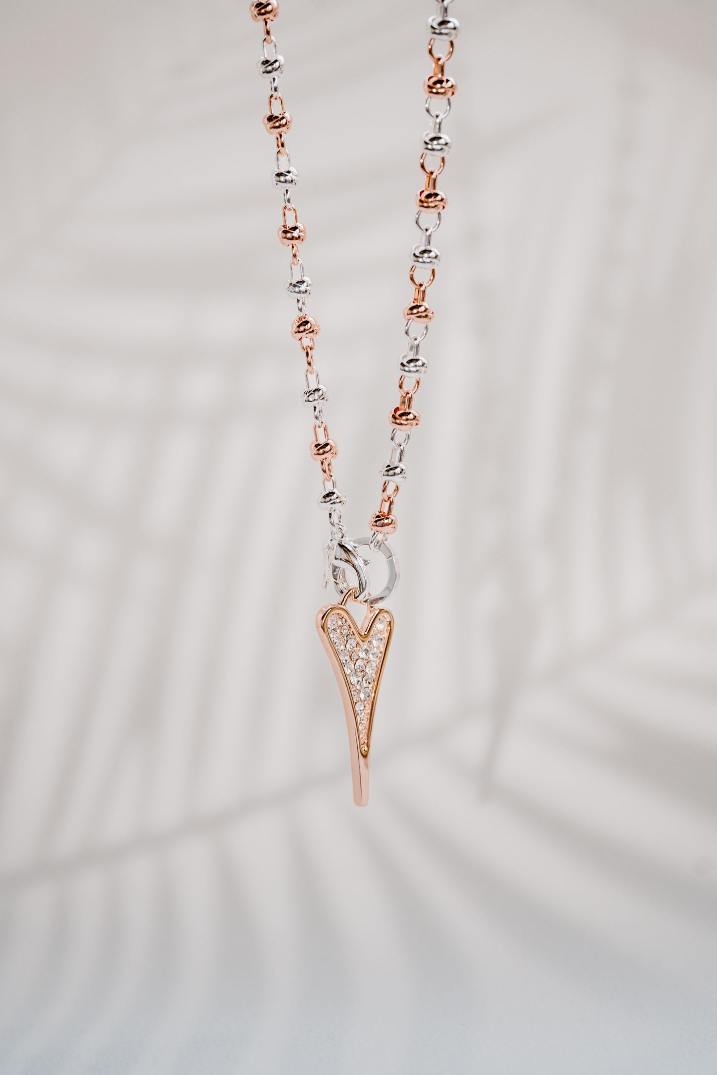SILVER/ROSE GOLD KNOTTED CHAIN DIAMANTE HEART NECKLACE*