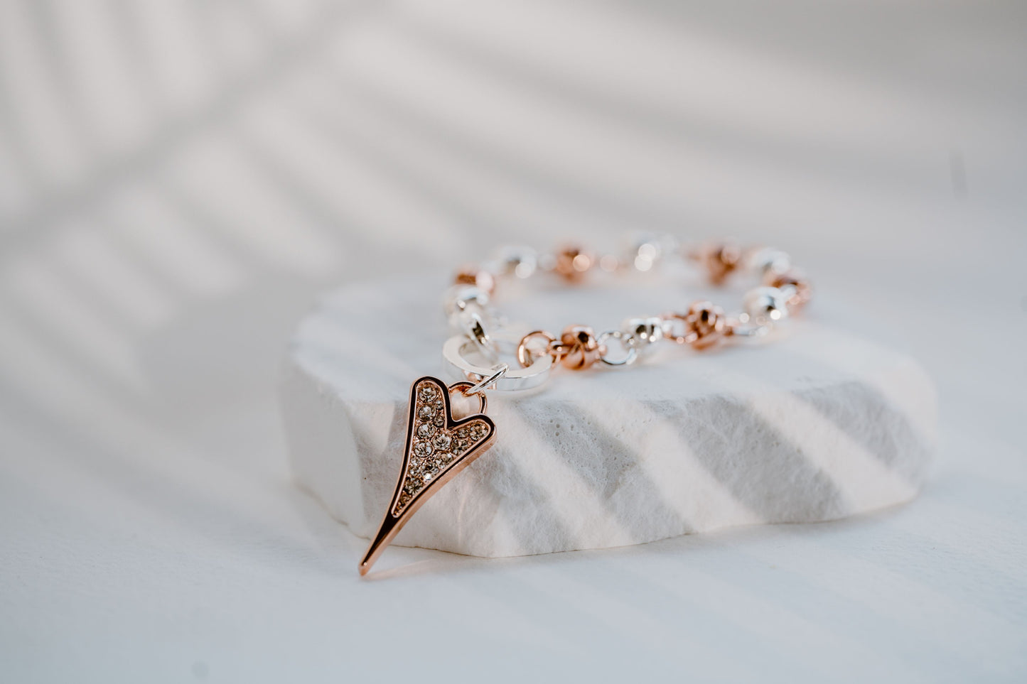Bracelet Silver/Rose gold Knotted Chain & Diamante Heart