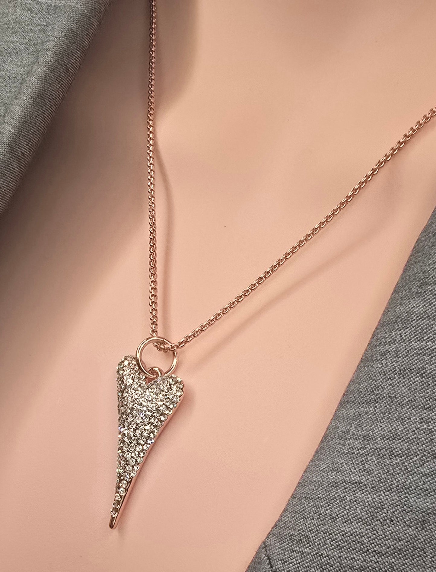 ROSE GOLD DIAMANTE HEART NECKLACE*