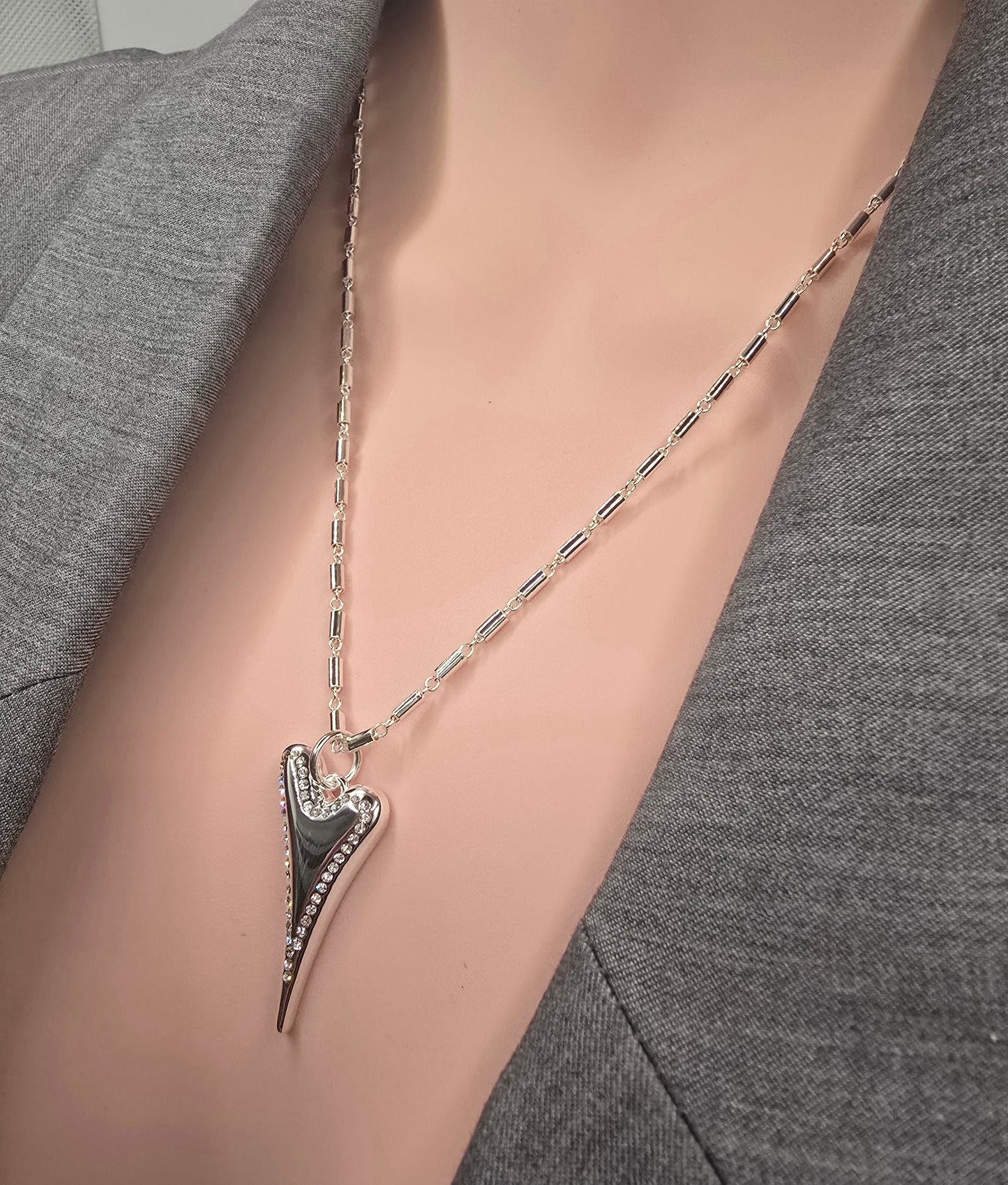 SILVER DIAMANTE HEART NECKLACE*