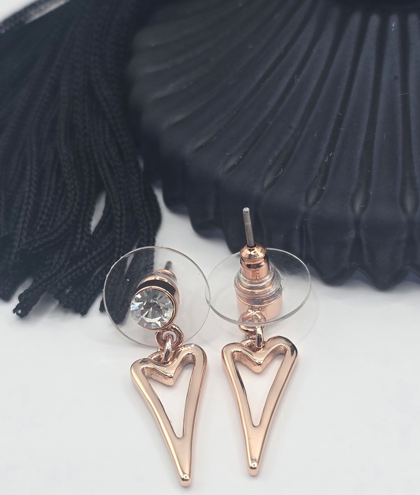 ROSE GOLD DIAMANTE STUDS/HOLLOW HEART PENDANT*