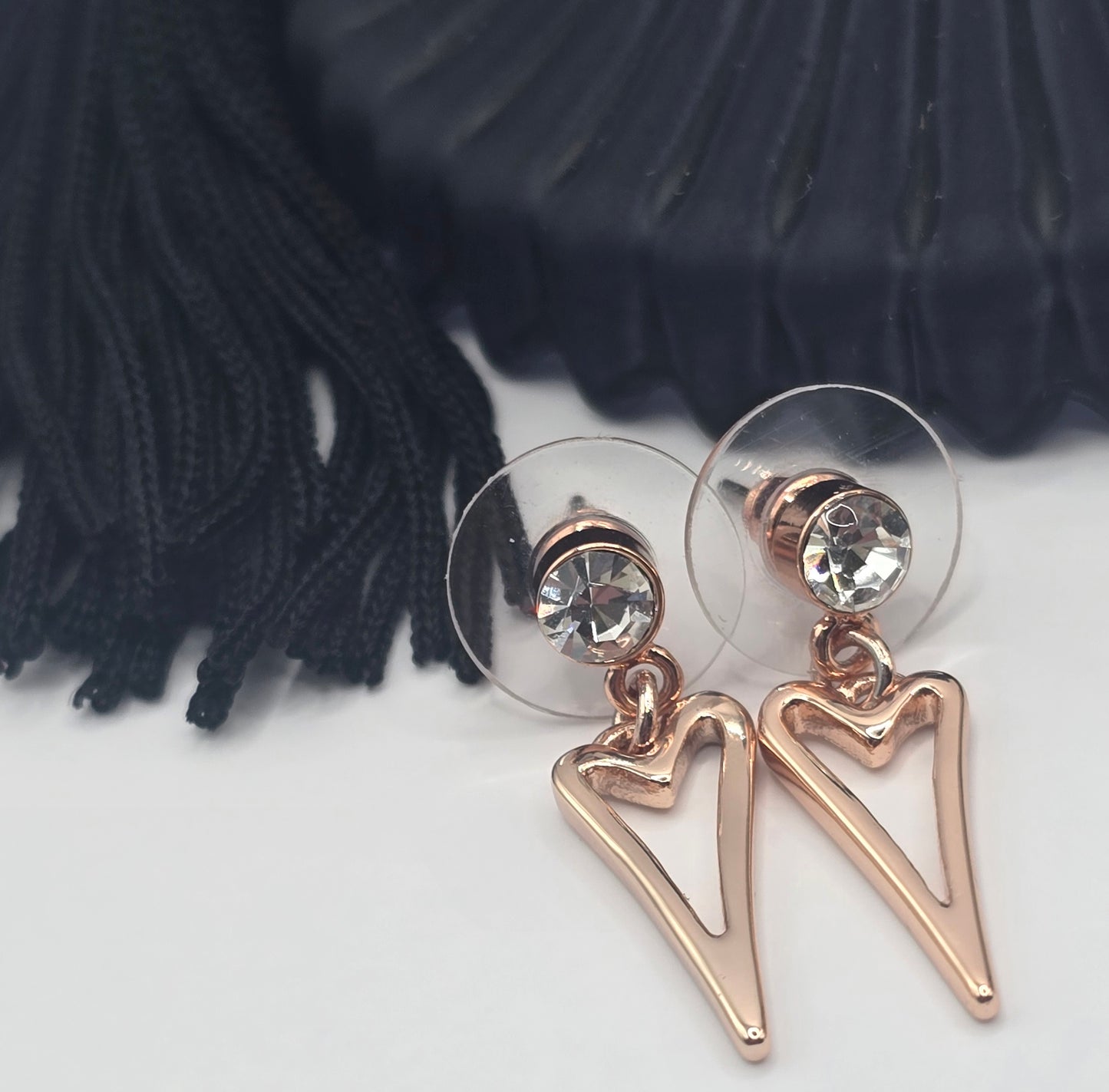 ROSE GOLD DIAMANTE STUDS/HOLLOW HEART PENDANT*