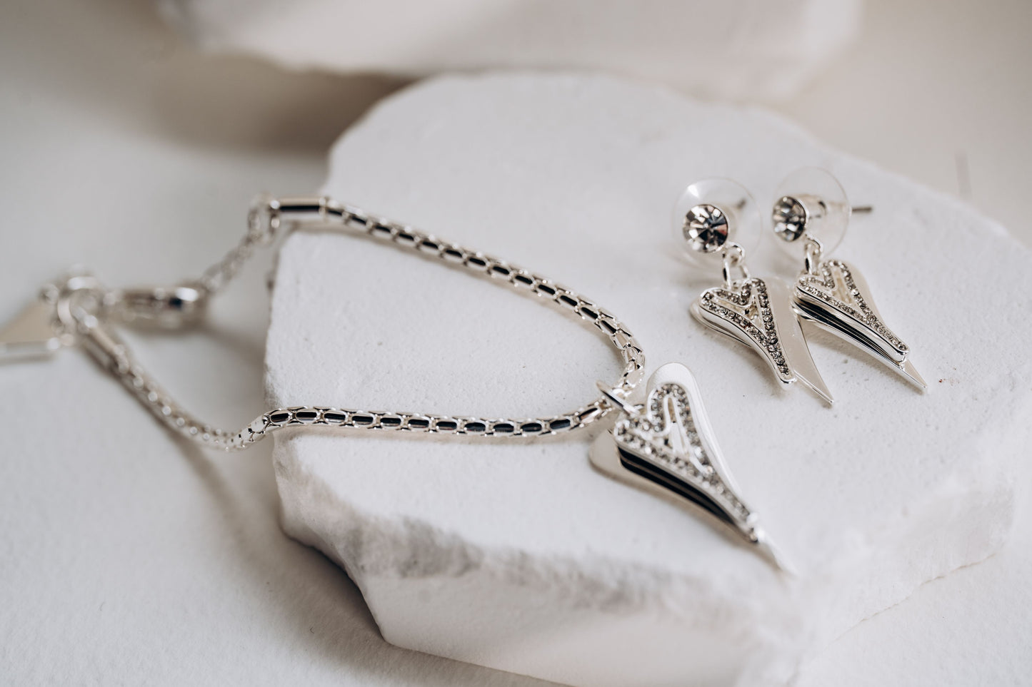 Bracelet Silver chain with Solid & Diamante Hearts*