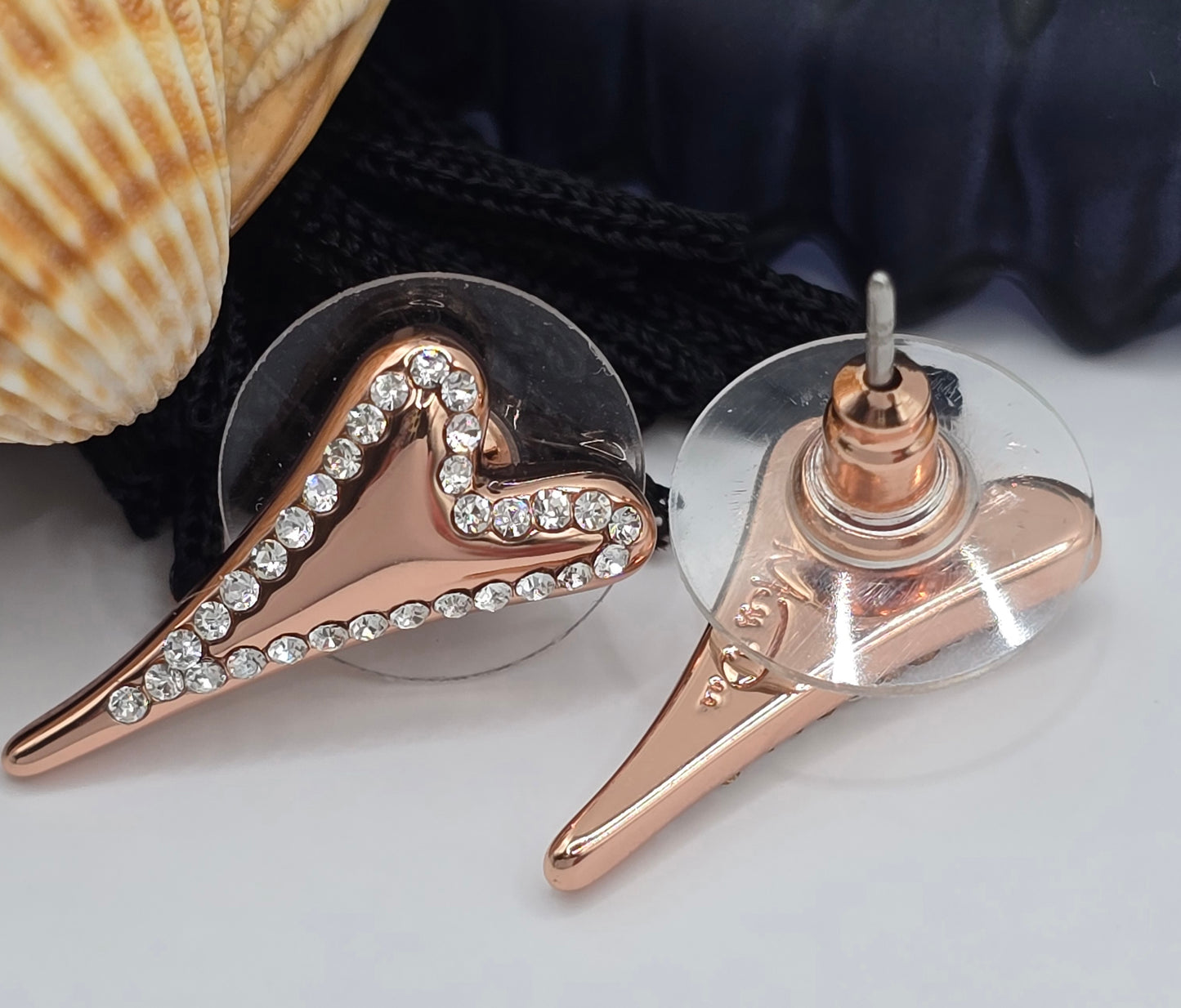 ROSE GOLD DIAMANTE HEART EARRINGS*