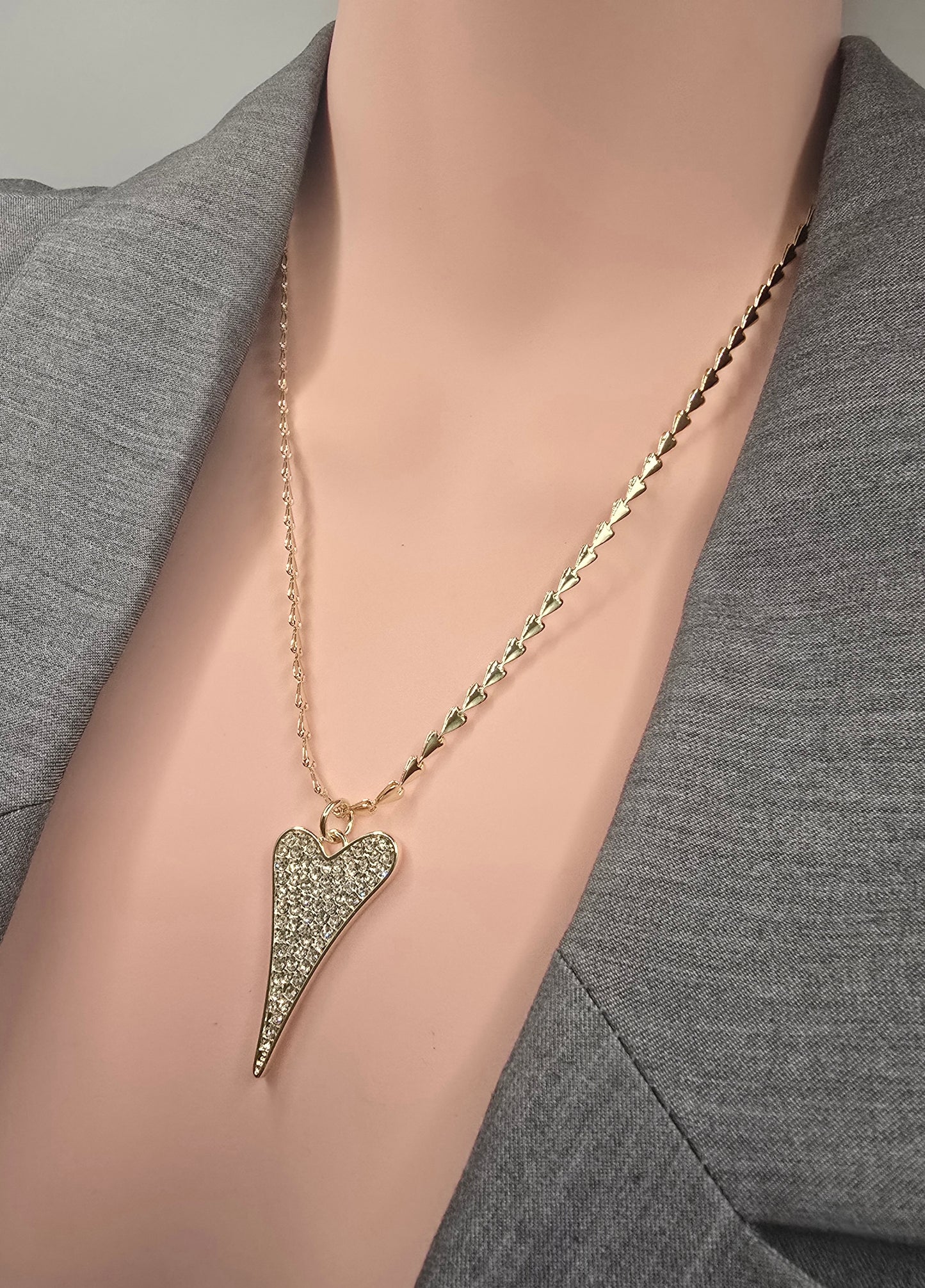 YELLOW GOLD DIAMANTE HEART NECKLACE*