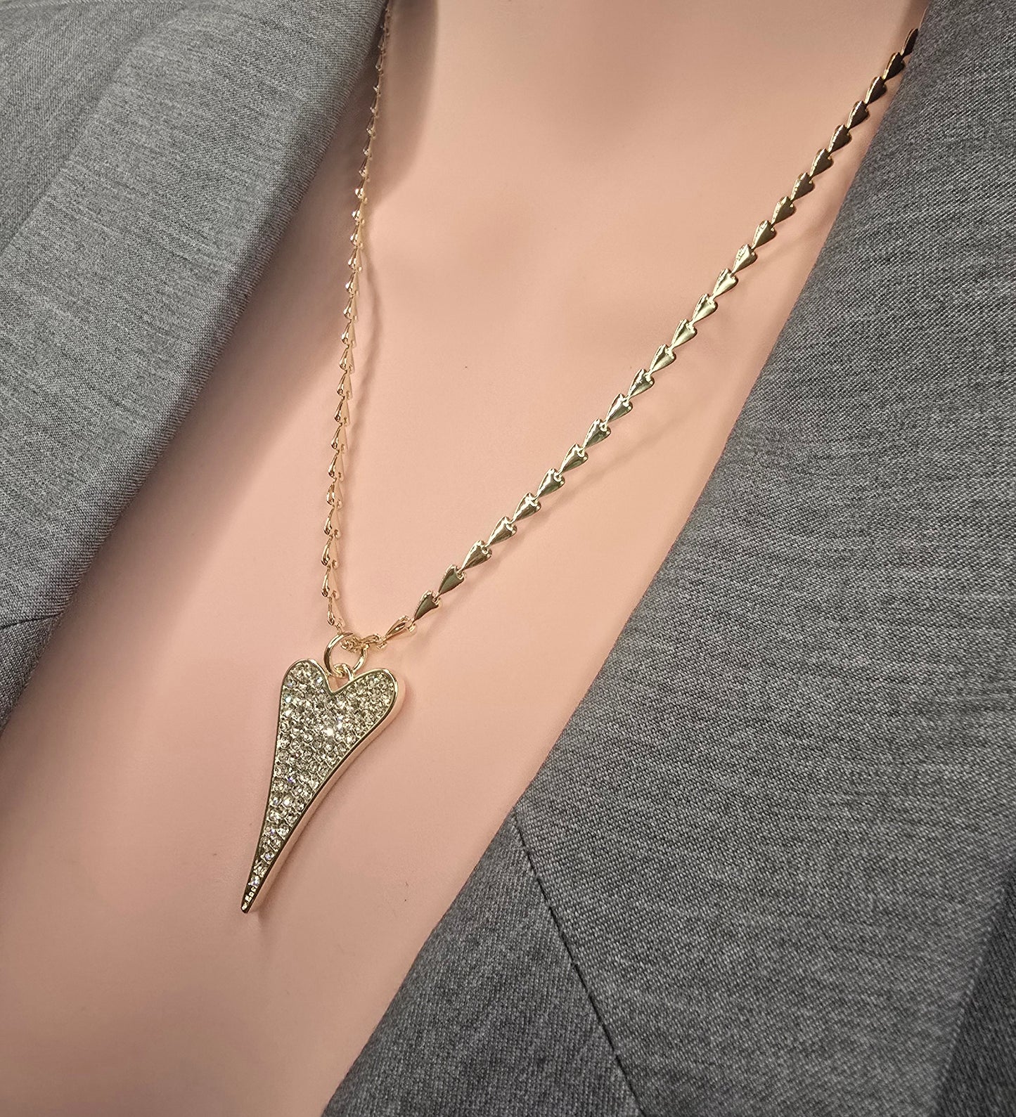YELLOW GOLD DIAMANTE HEART NECKLACE*