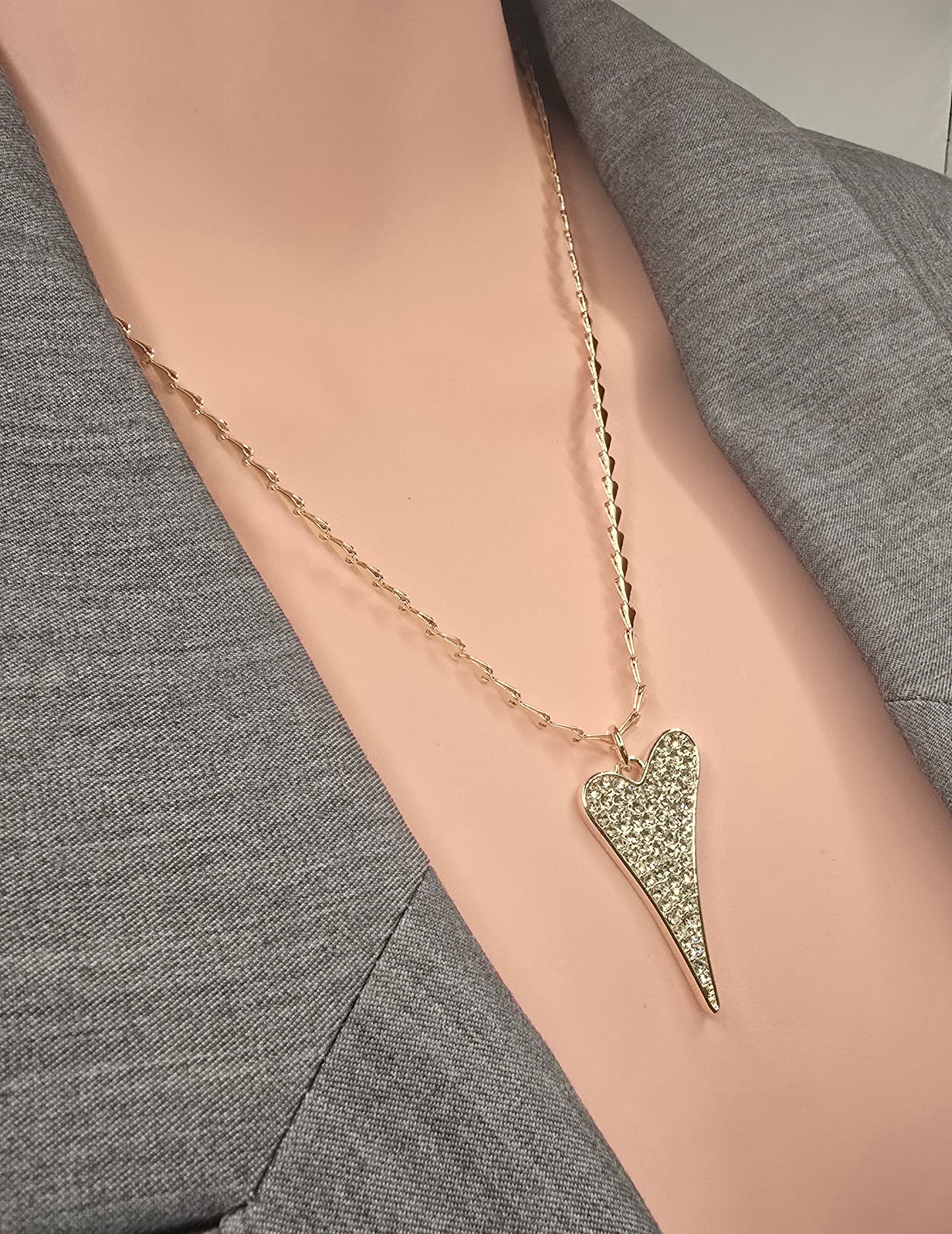 YELLOW GOLD DIAMANTE HEART NECKLACE*