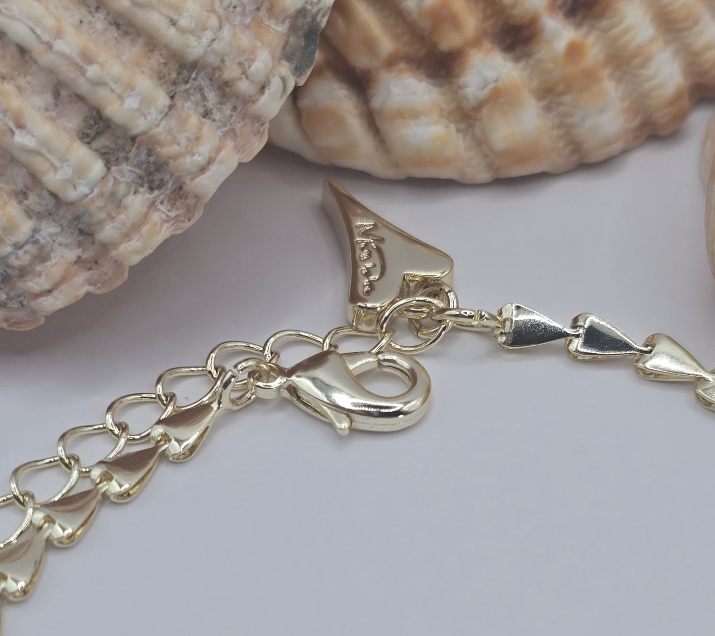 YELLOW GOLD DIAMANTE HEART BRACELET*