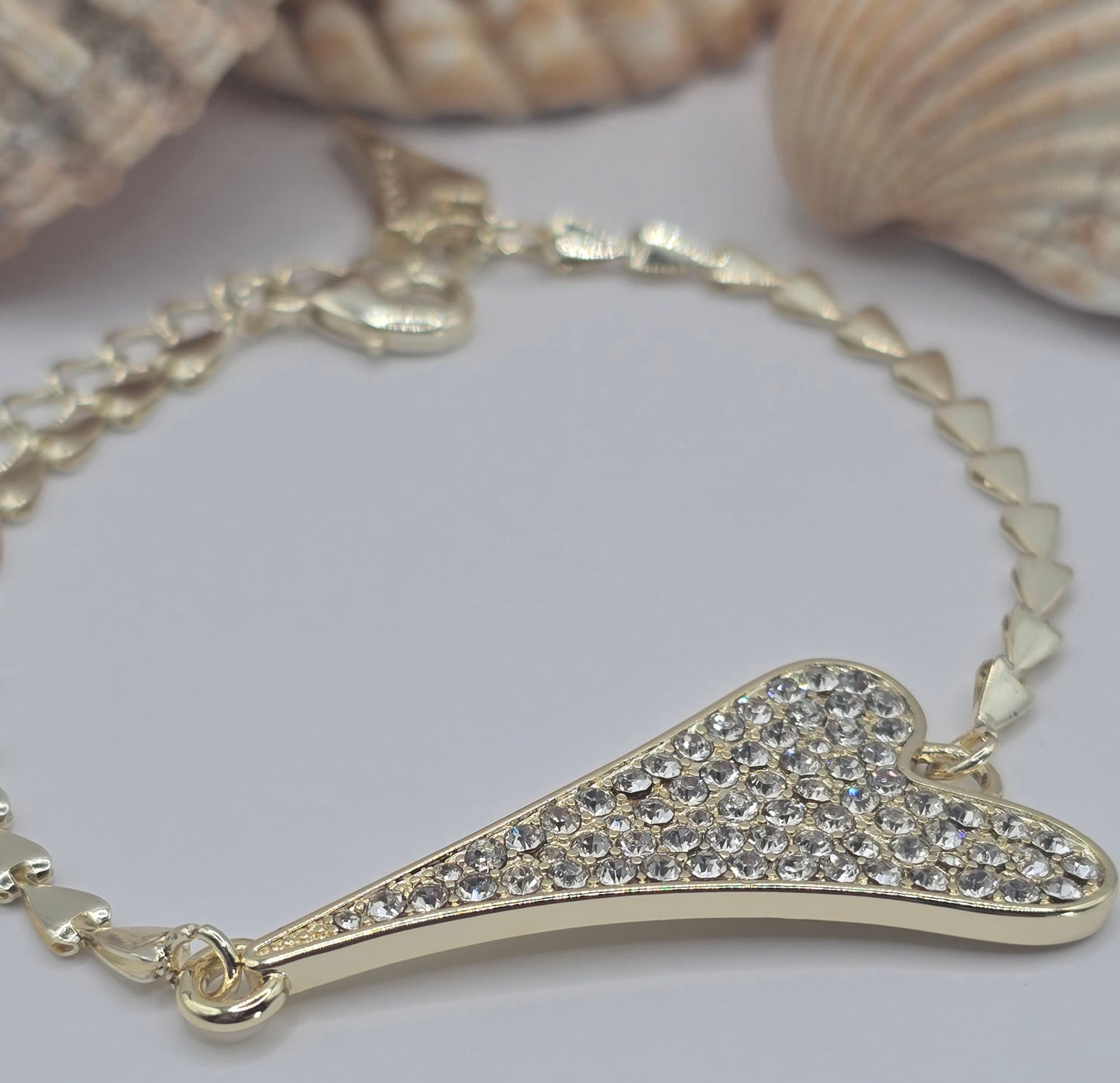 YELLOW GOLD DIAMANTE HEART BRACELET*