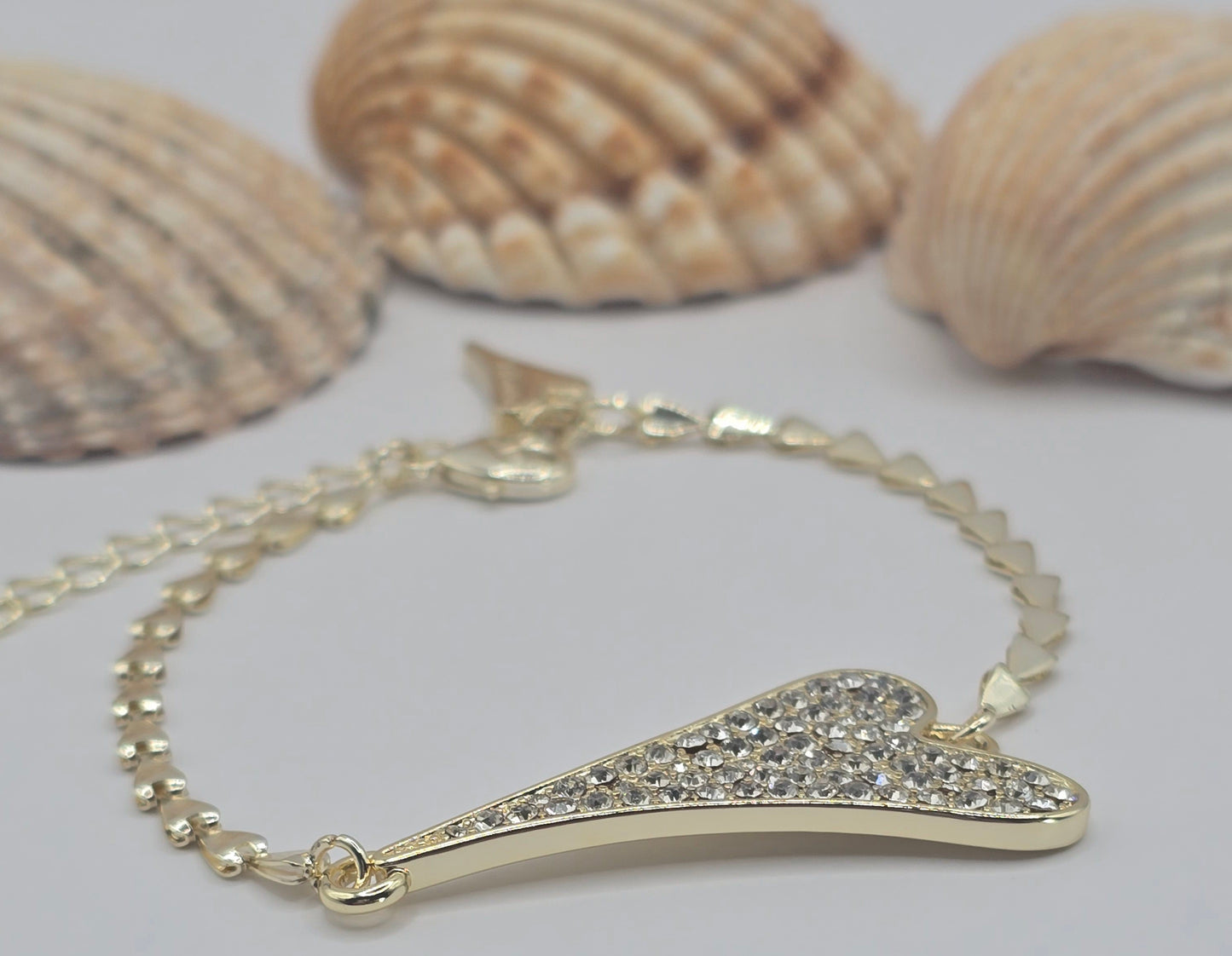 YELLOW GOLD DIAMANTE HEART BRACELET*