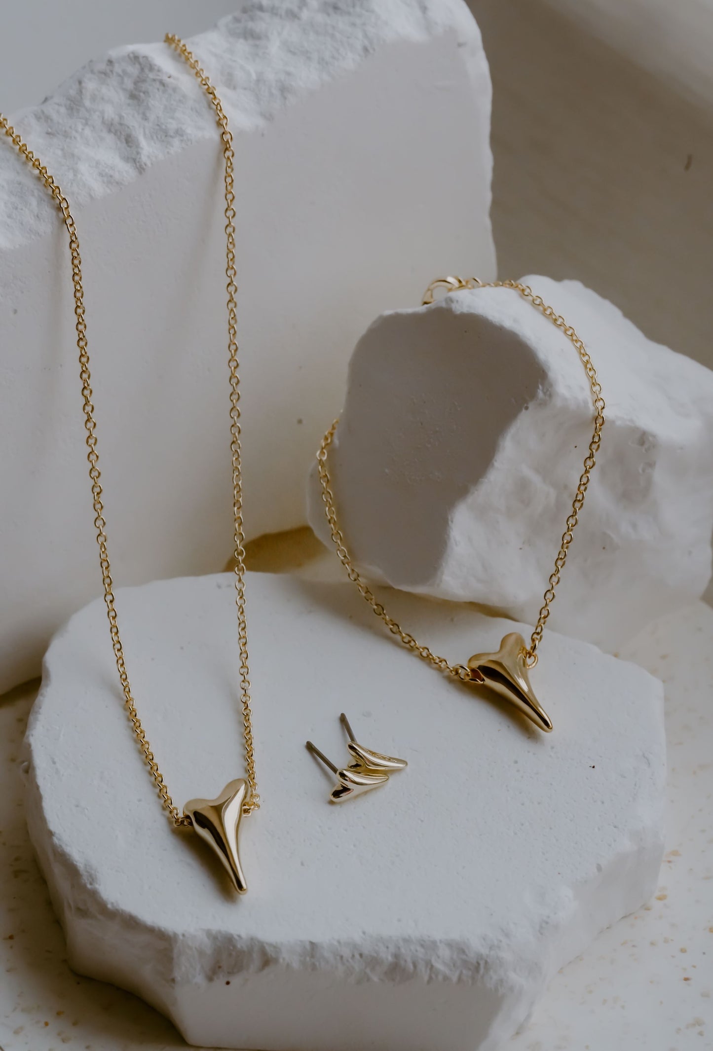 NEW!!! YELLOW GOLD BUBBLE HEART NECKLACE *