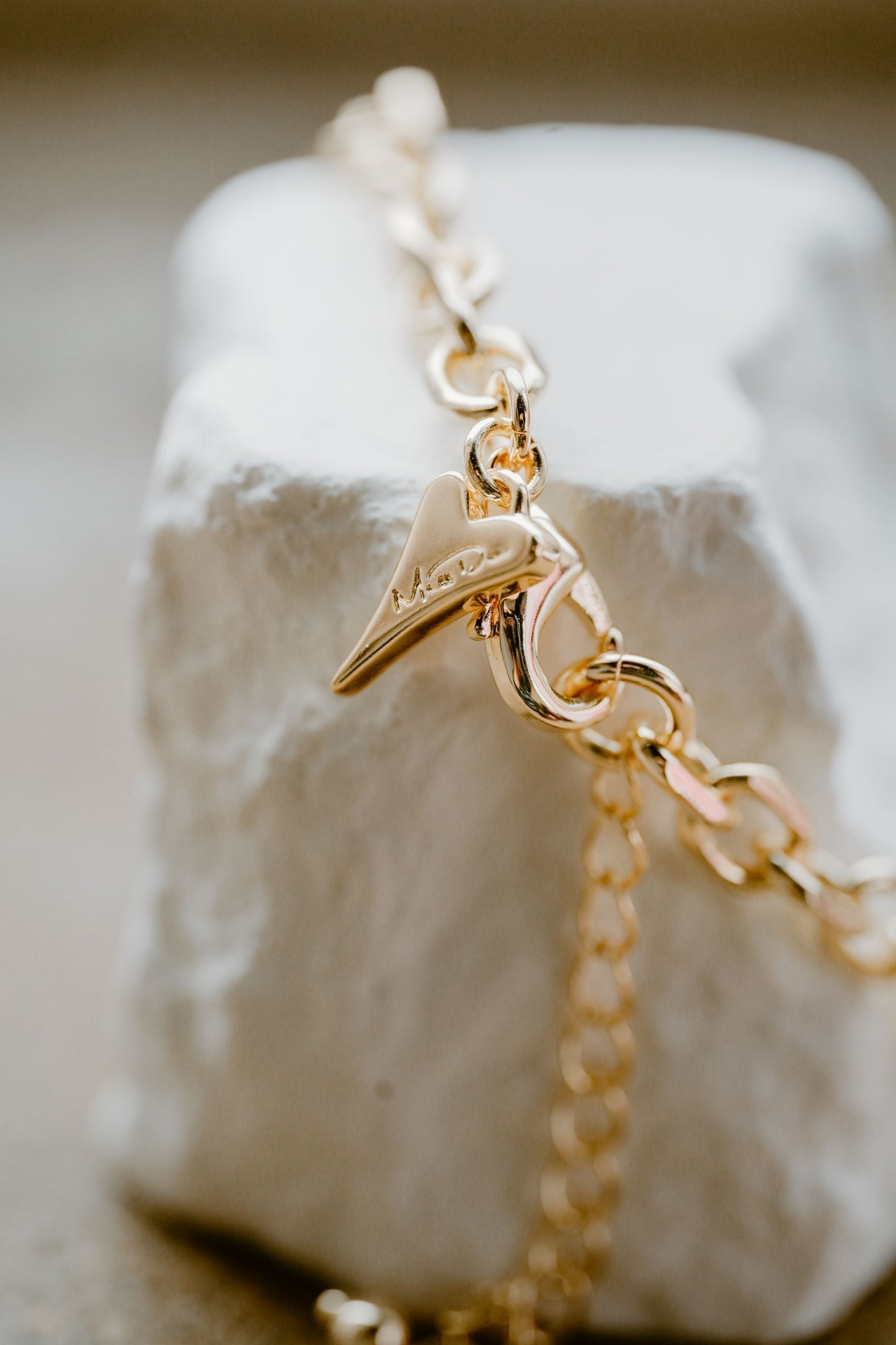 YELLOW GOLD SOLID HEART NECKLACE *