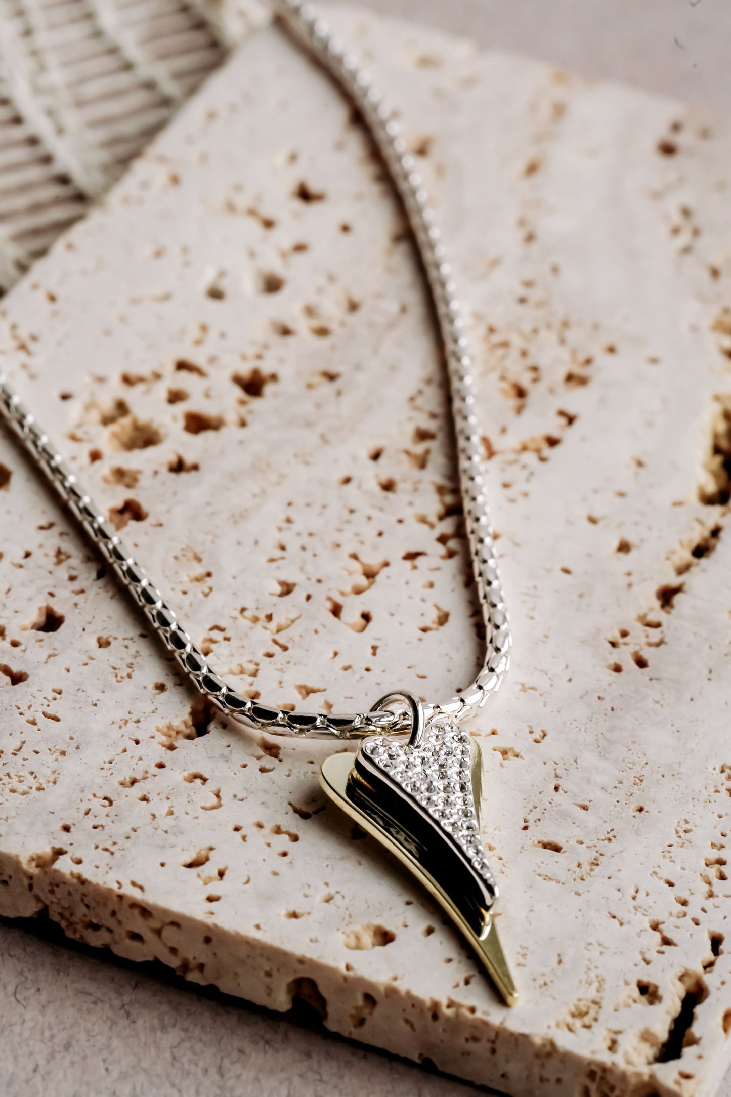 NEW!!!! YELLOW/SILVER GOLD NECKLACE *