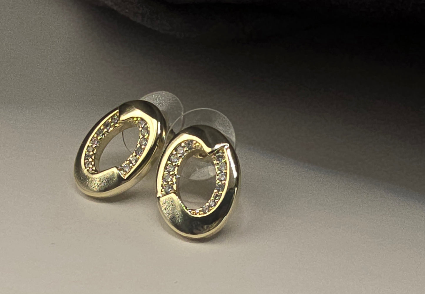 YELLOW GOLD EARRINGS*