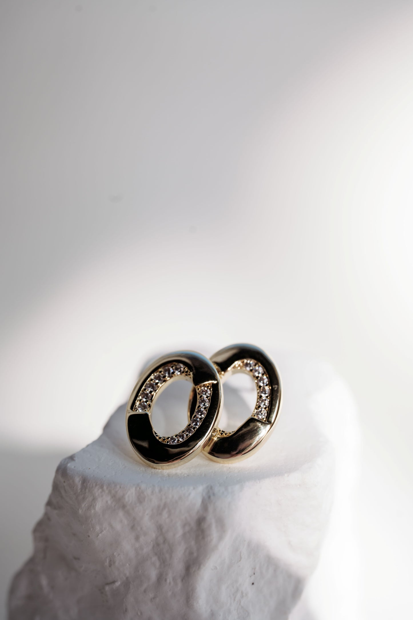 YELLOW GOLD EARRINGS*