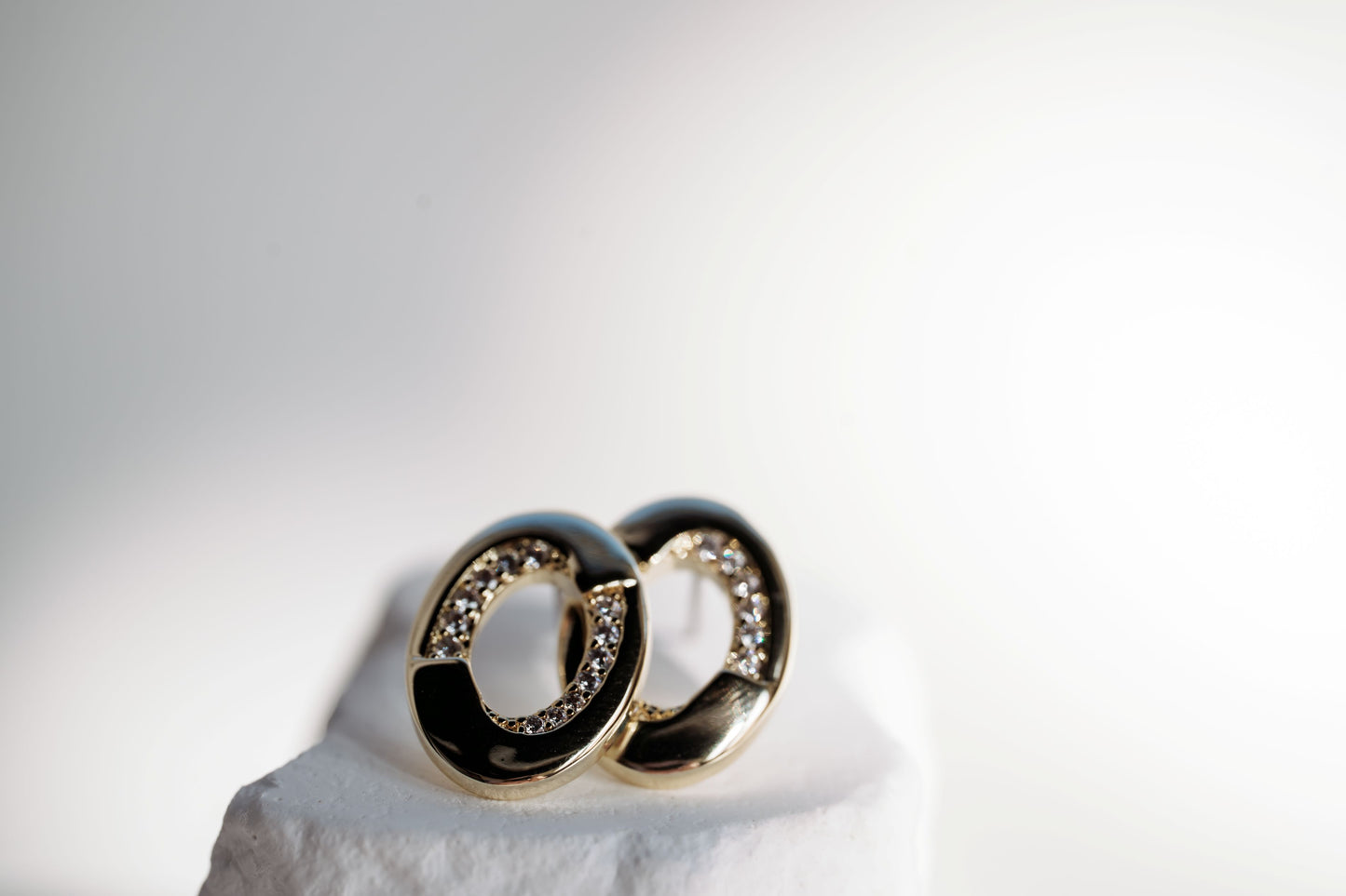 YELLOW GOLD EARRINGS*