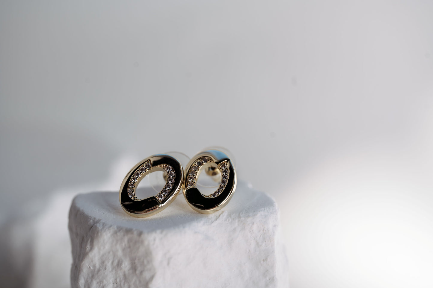 YELLOW GOLD EARRINGS*