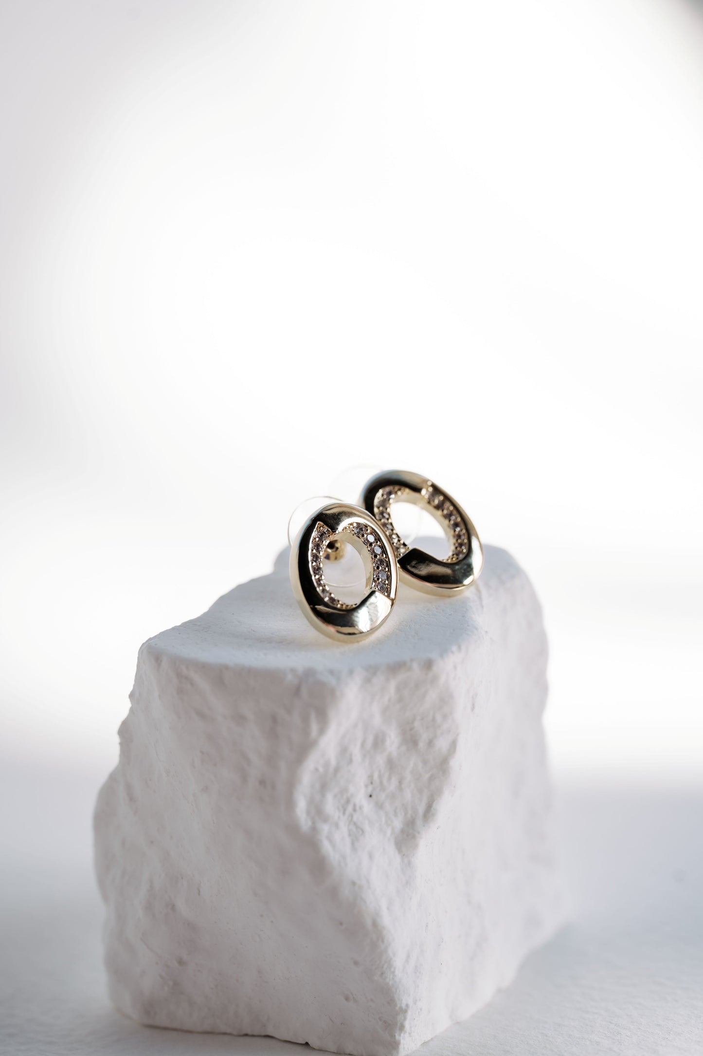 YELLOW GOLD EARRINGS*