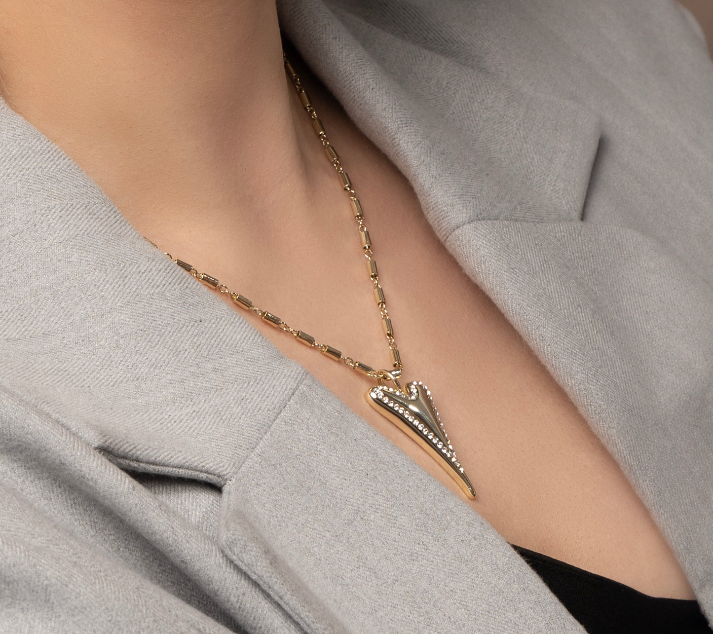 YELLOW GOLD DIAMANTE HEART NECKLACE*