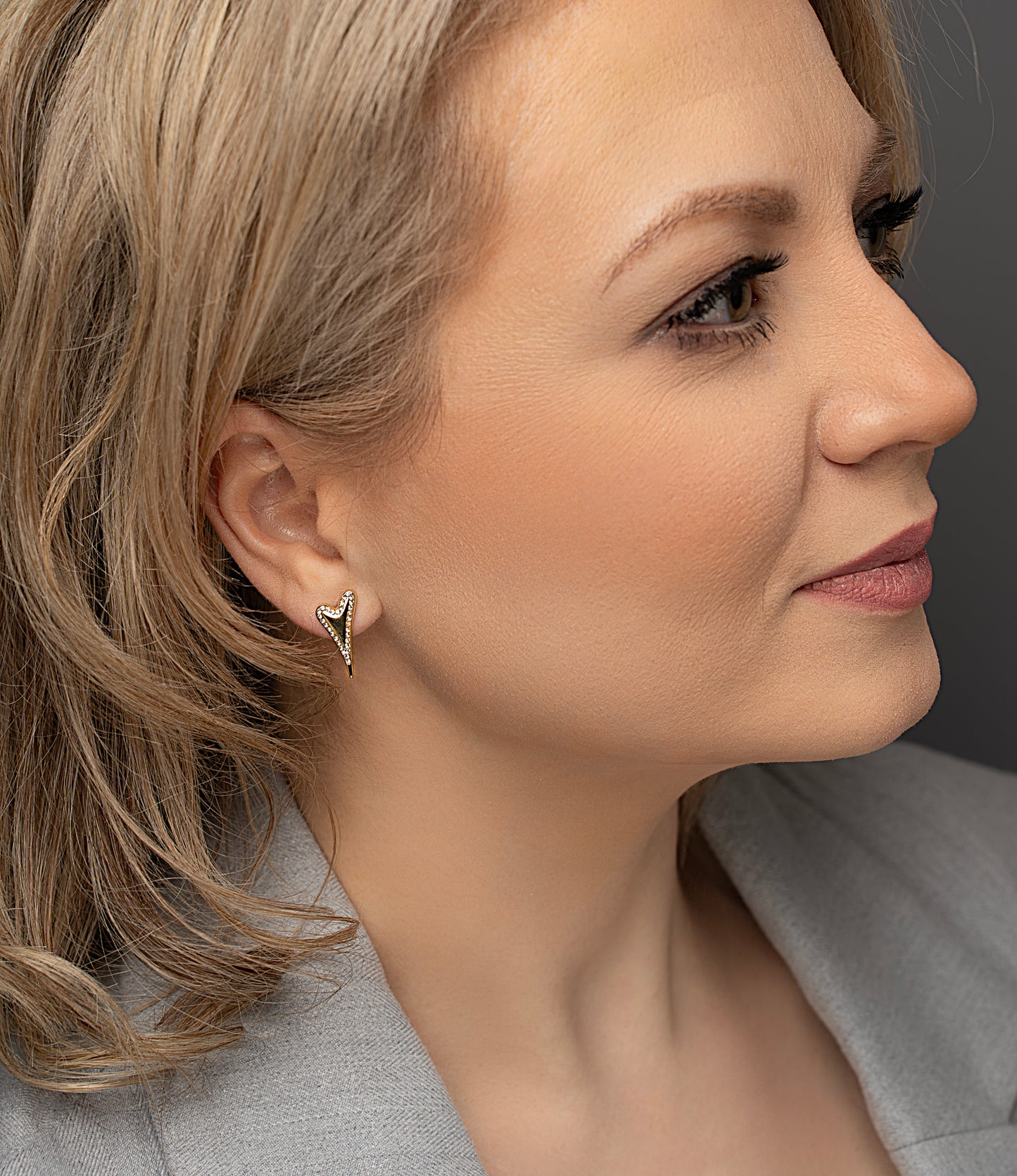 YELLOW GOLD DIAMANTE HEART EARRINGS*