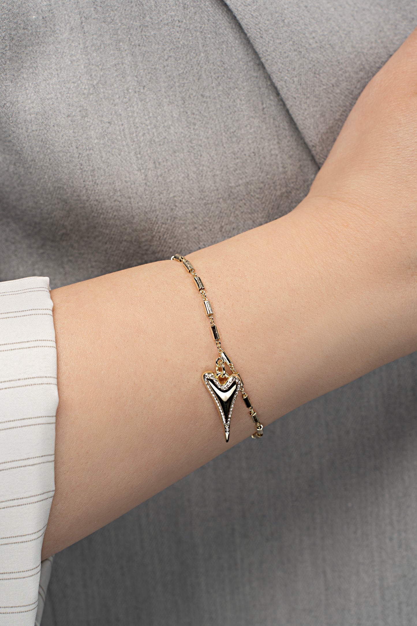 YELLOW GOLD DIAMANTE HEART BRACELET*