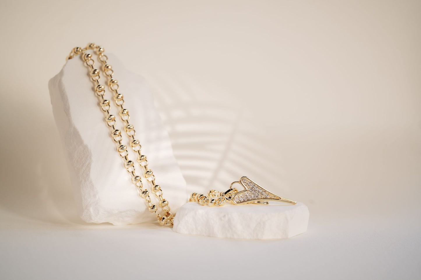 NEW!!! Necklace Yellow Gold Knot 70cm chain with Diamante Heart