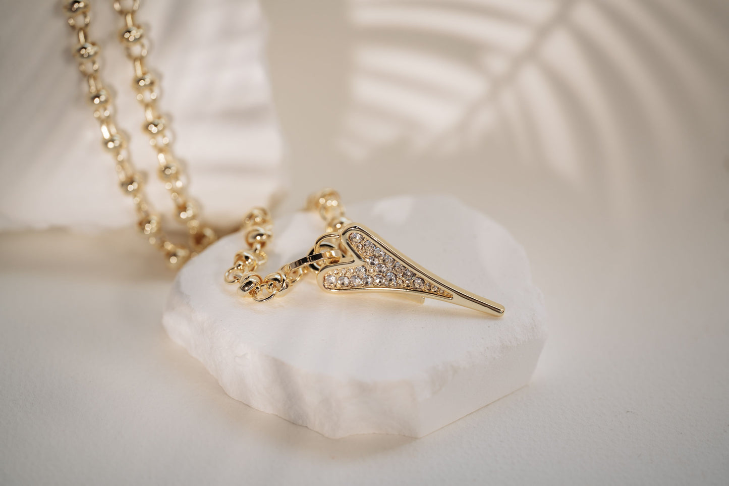 NEW!!! Necklace Yellow Gold Knot 70cm chain with Diamante Heart