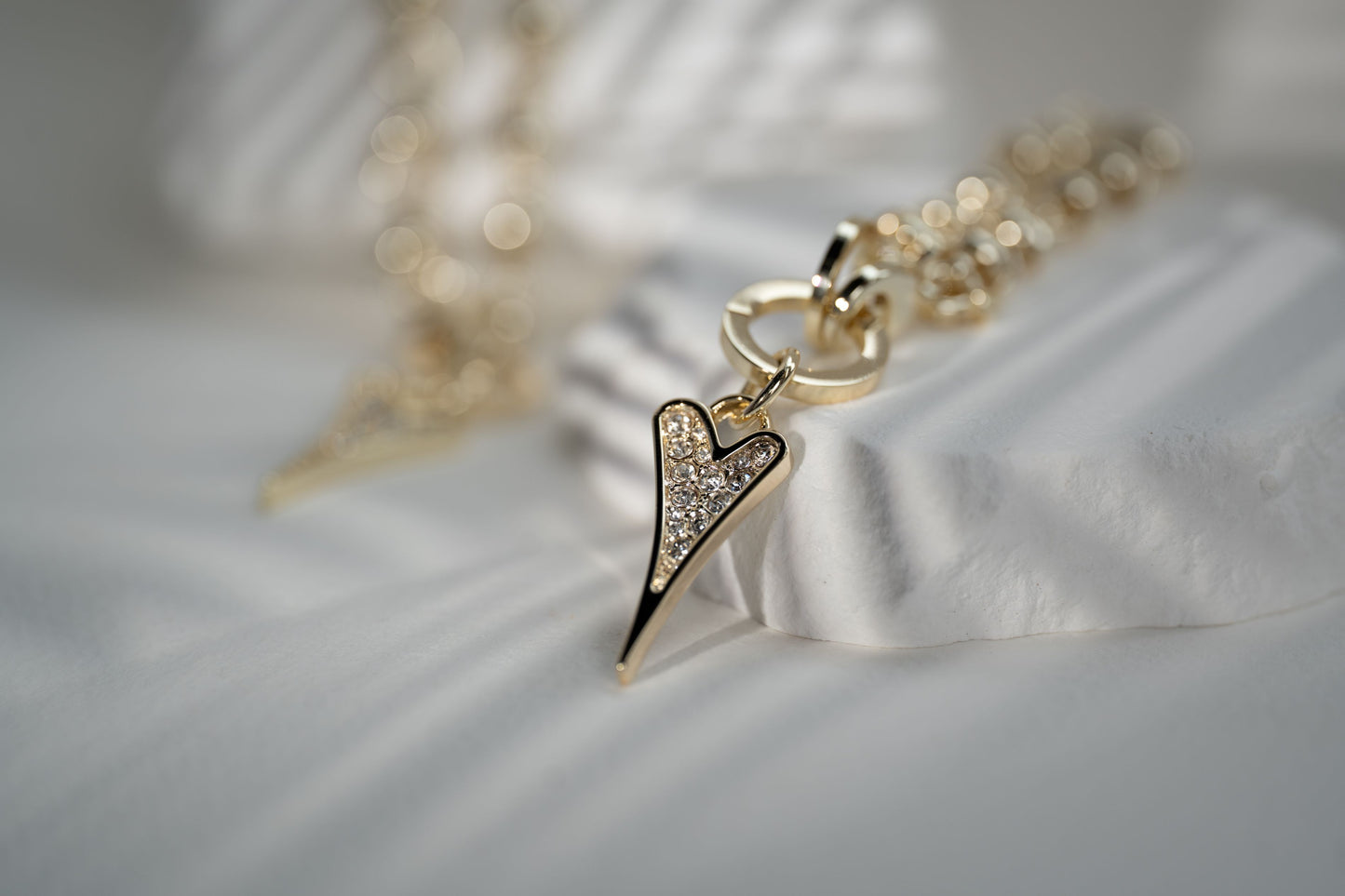 YELLOW GOLD DIAMANTE HEART BRACELET*